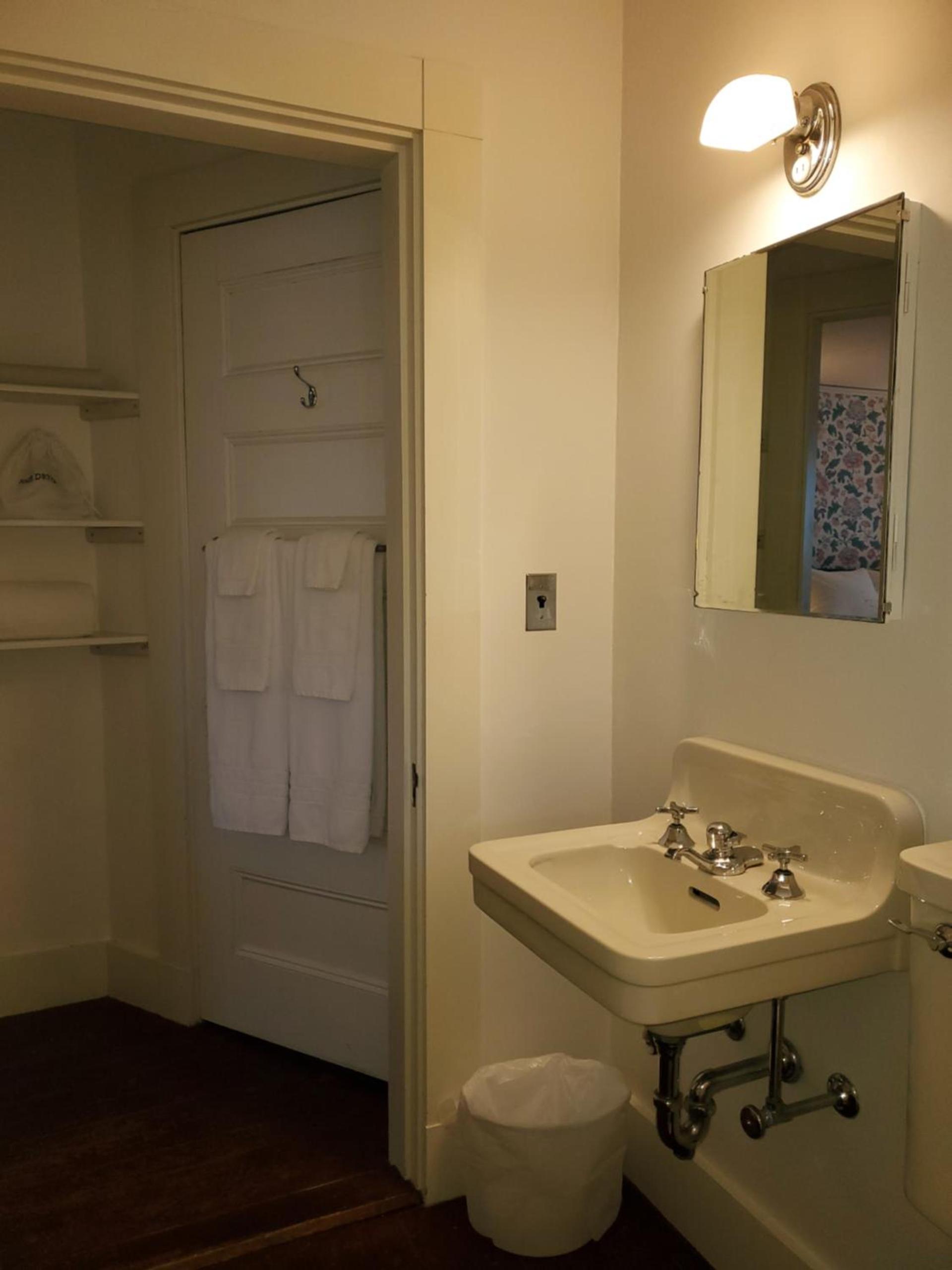 Harbourside Inn photo 52