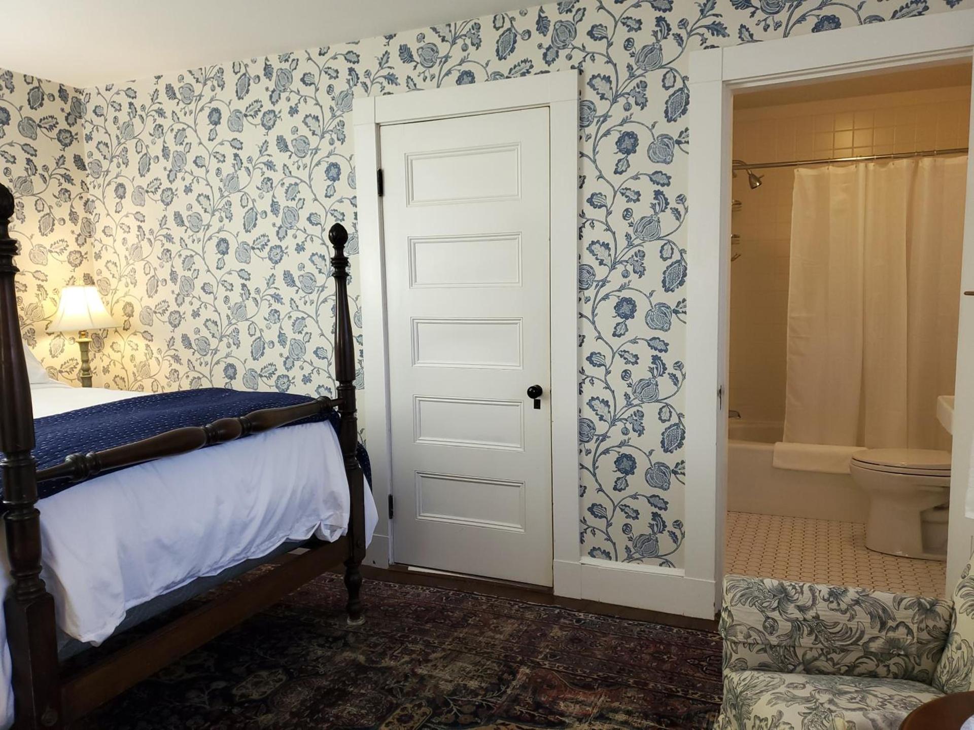 Harbourside Inn photo 57