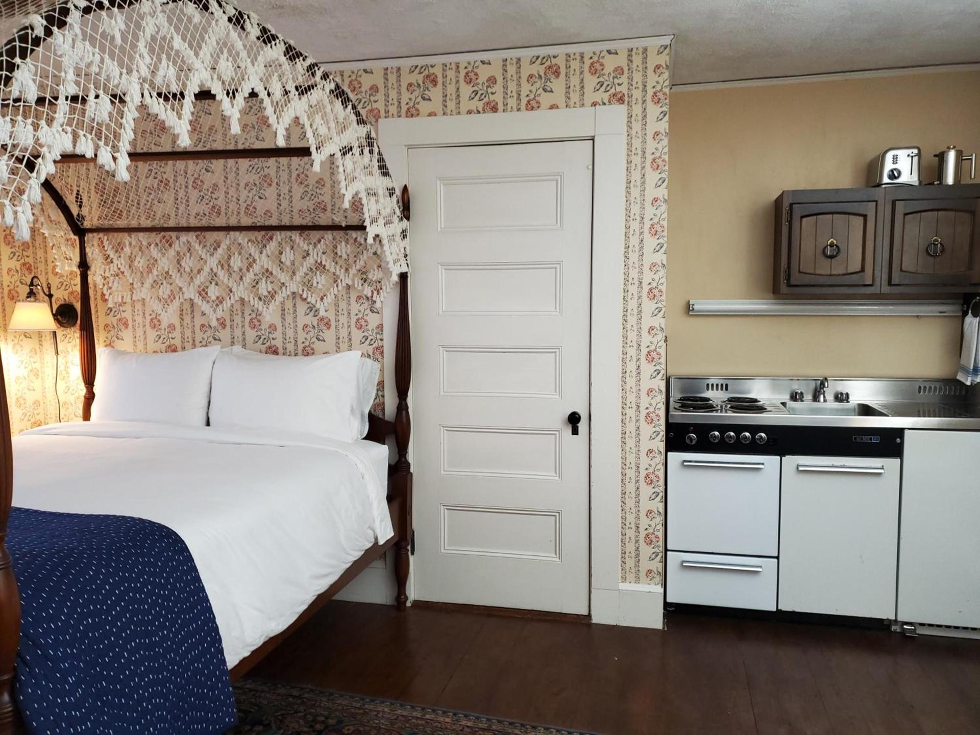 Harbourside Inn photo 65