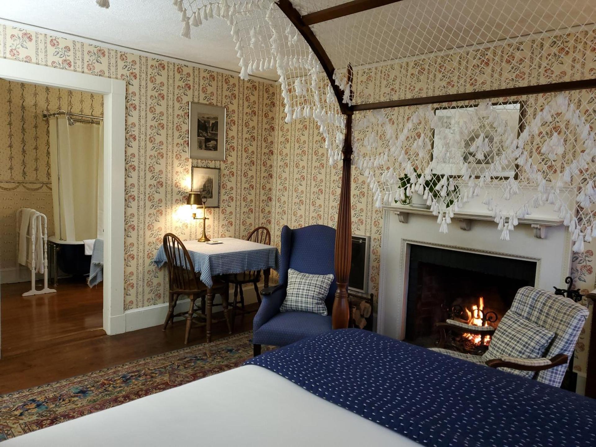 Harbourside Inn photo 64