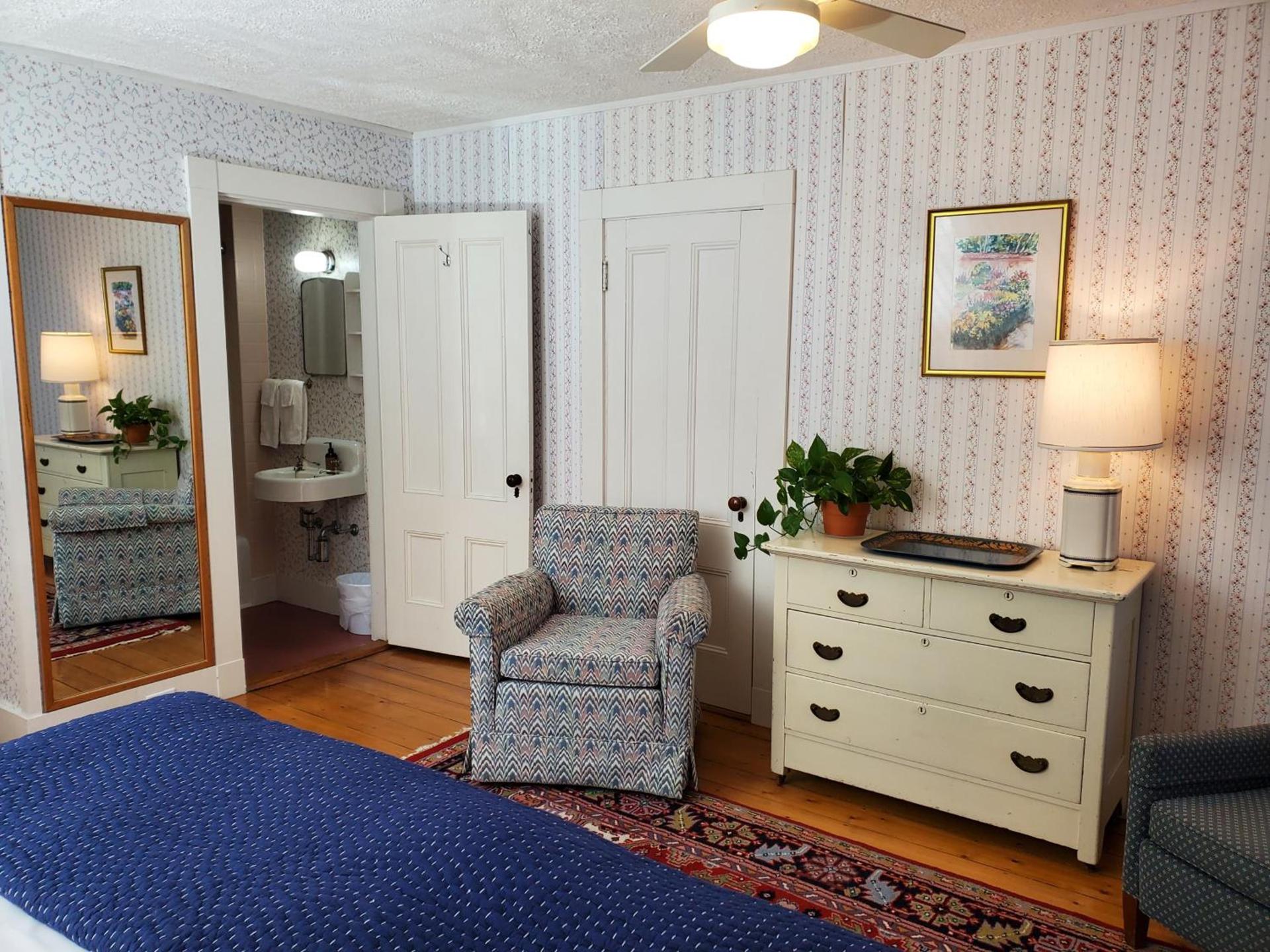 Harbourside Inn photo 77