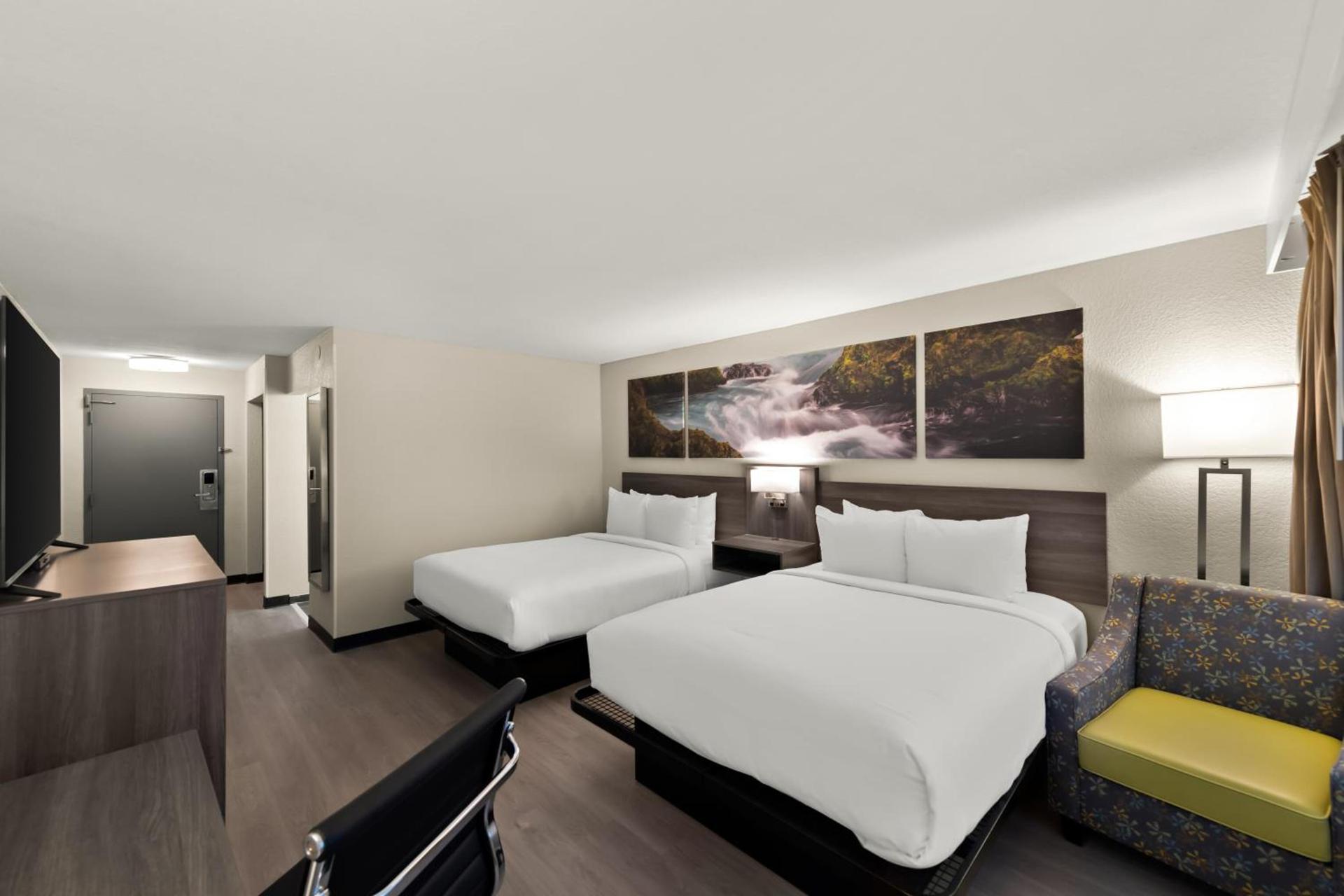 Clarion Pointe Rhinelander Downtown photo 10