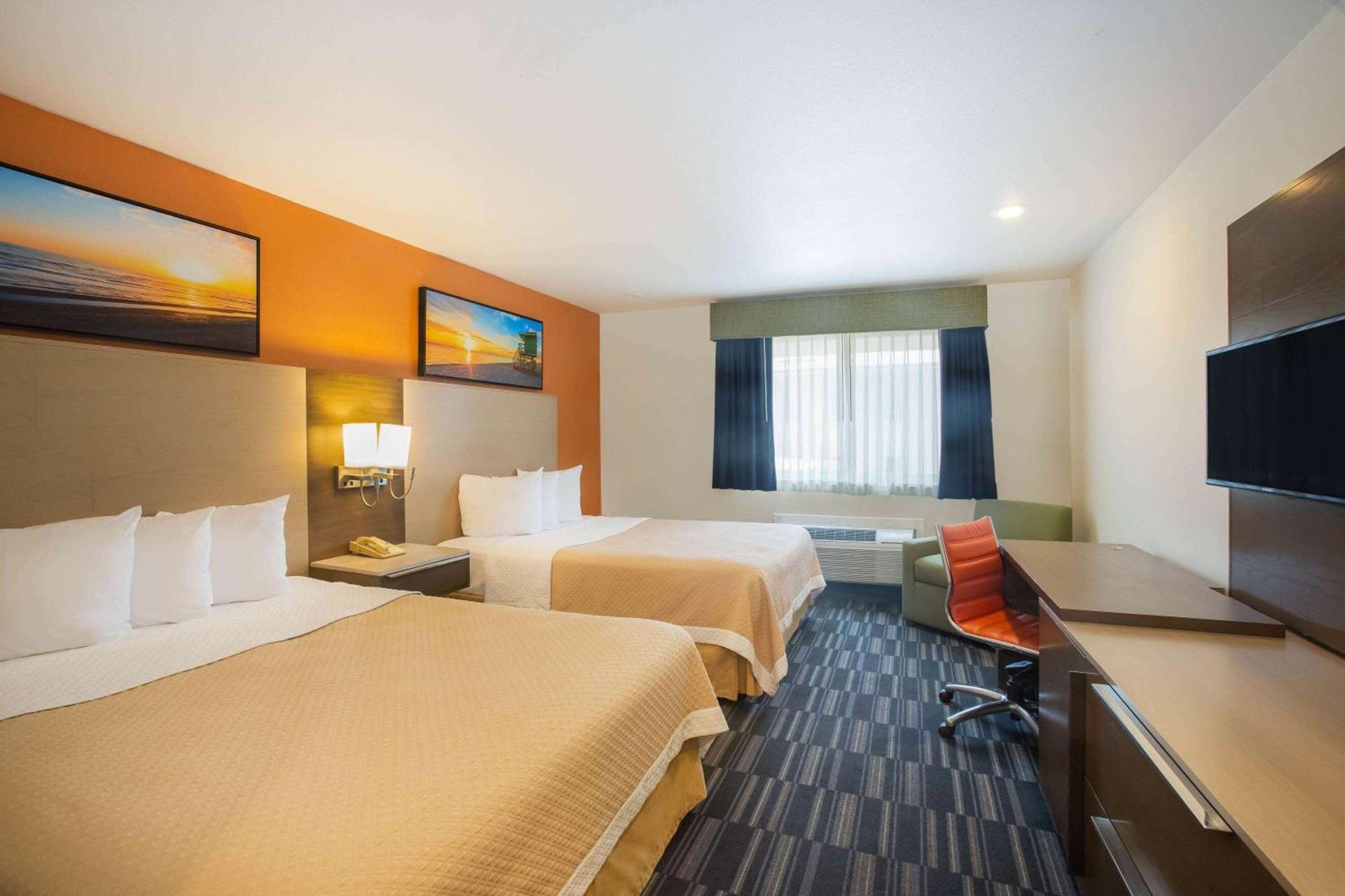 Days Inn by Wyndham Monterey Downtown photo 3