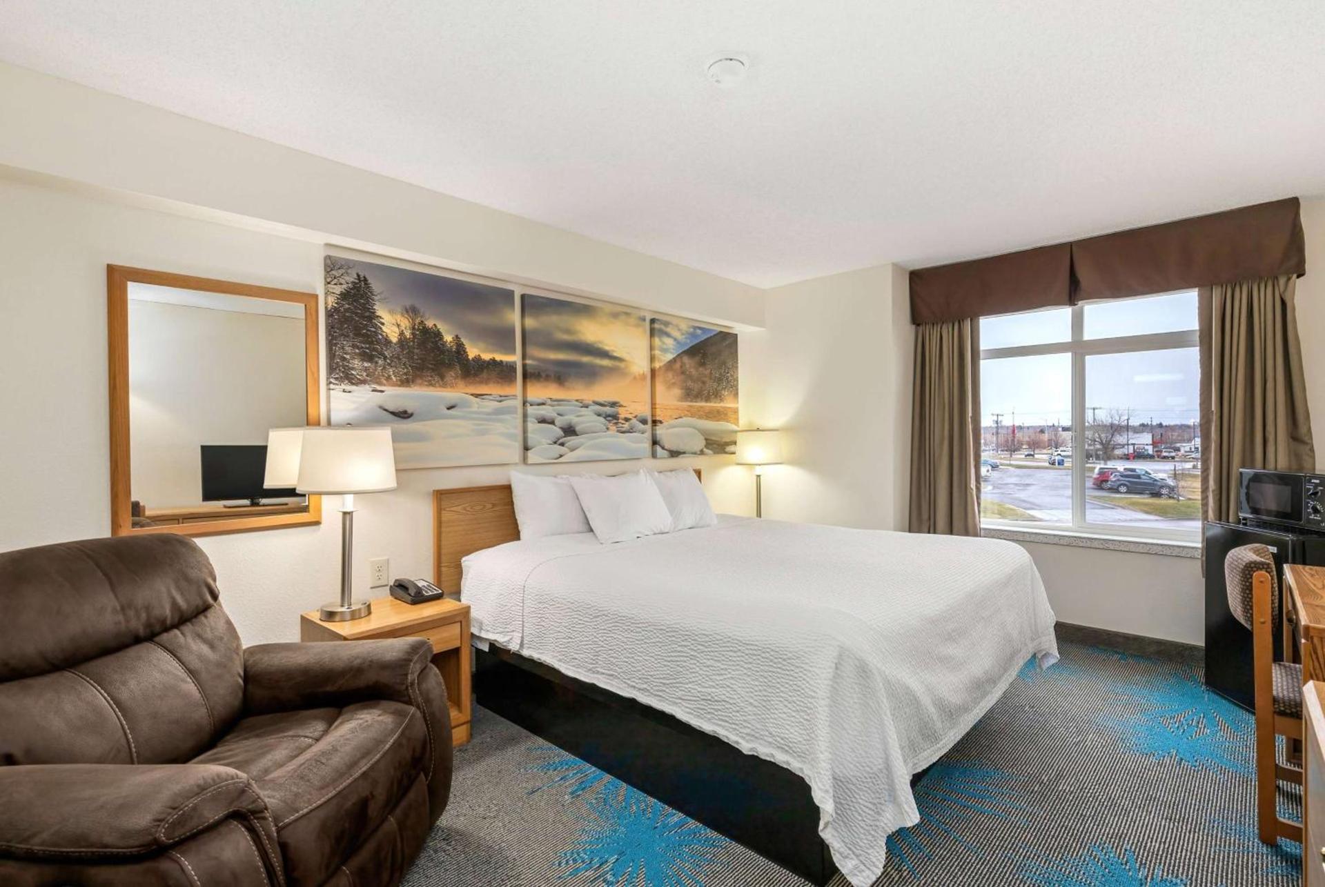Days Inn by Wyndham Great Falls photo 5
