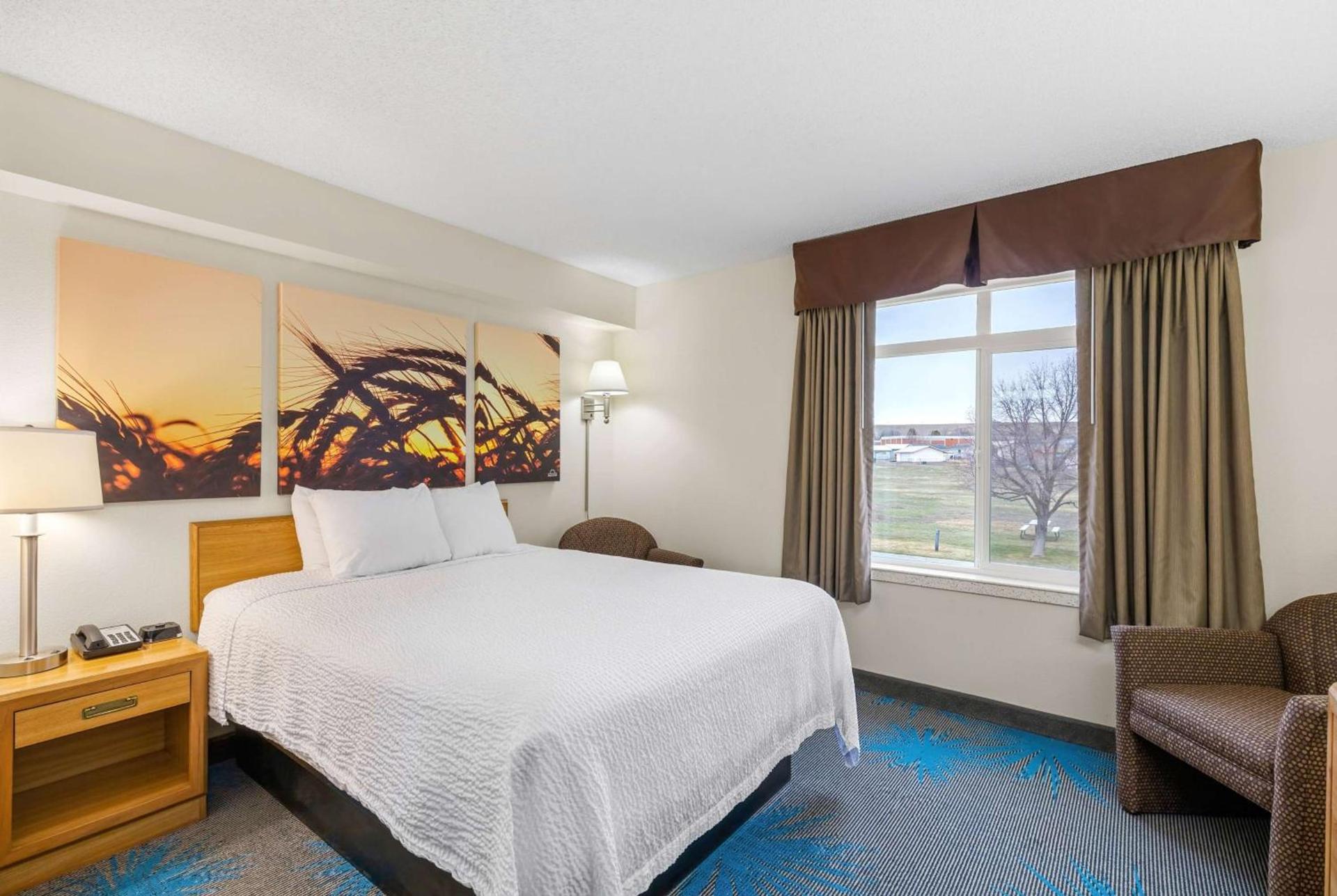 Days Inn by Wyndham Great Falls photo 6
