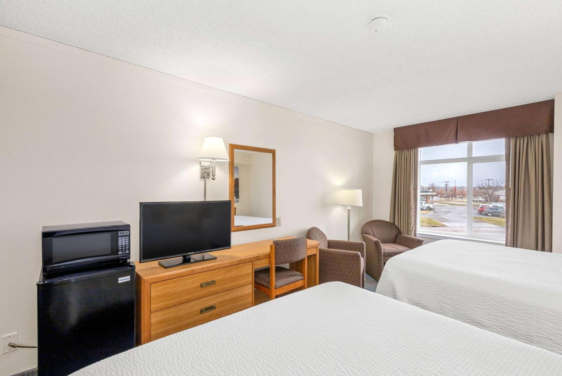 Days Inn by Wyndham Great Falls photo 7