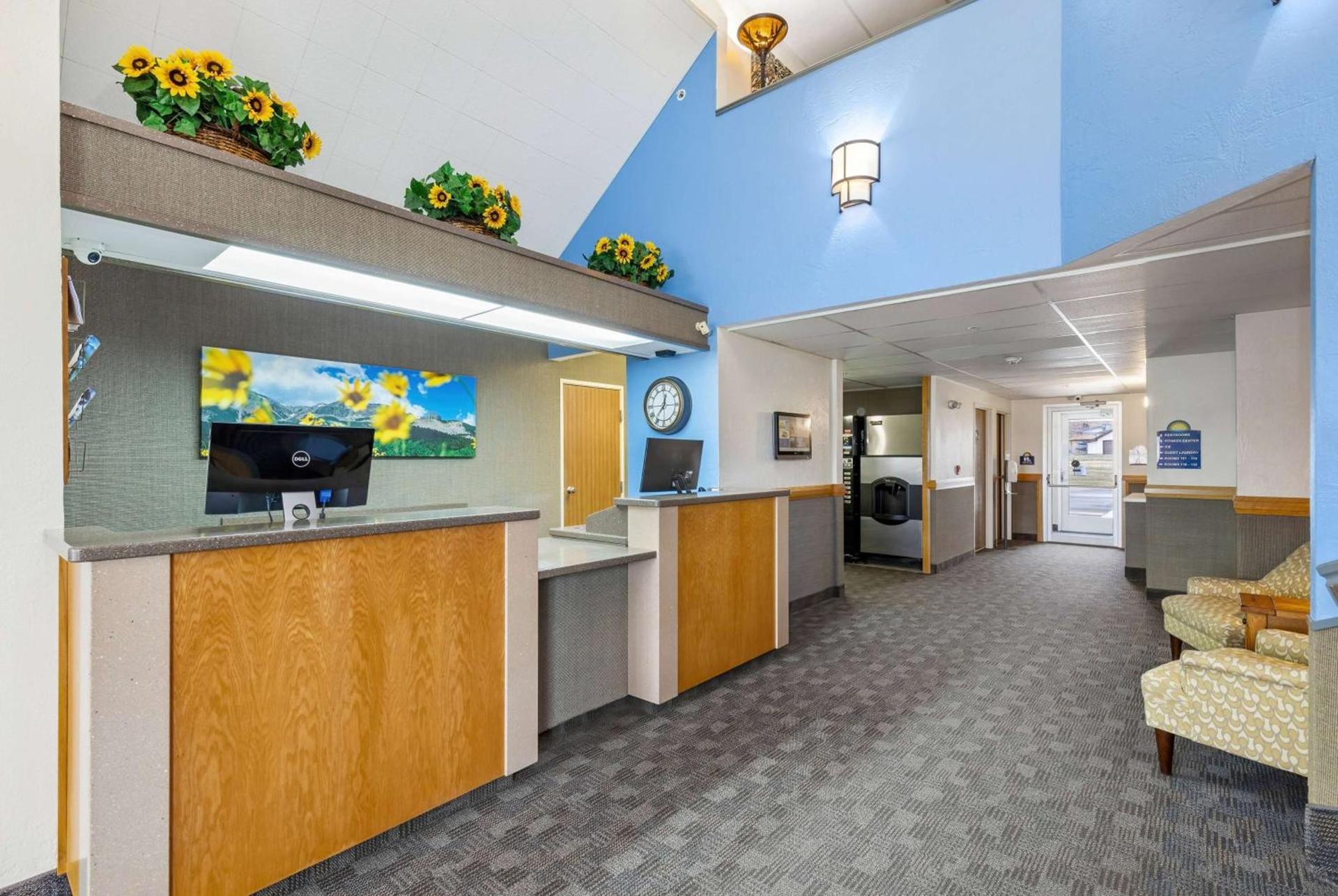 Days Inn by Wyndham Great Falls photo 11