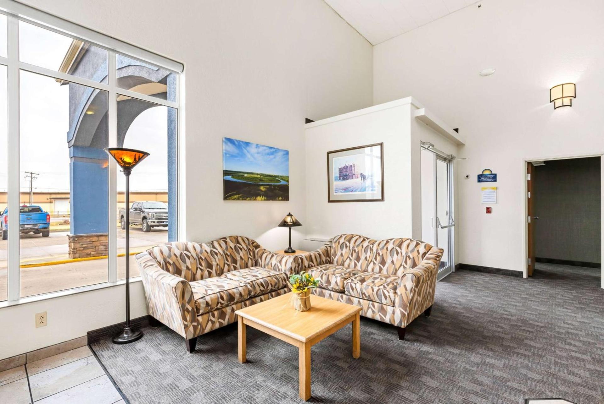 Days Inn by Wyndham Great Falls photo 12