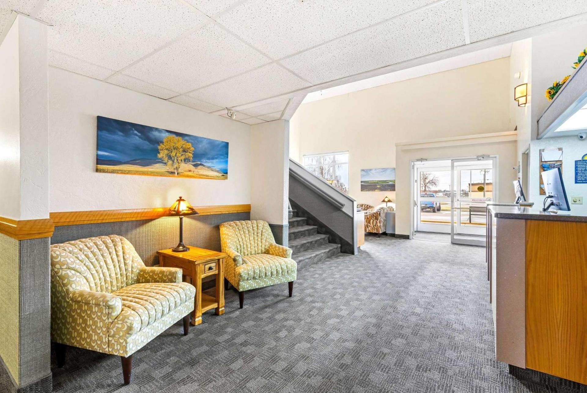Days Inn by Wyndham Great Falls photo 13