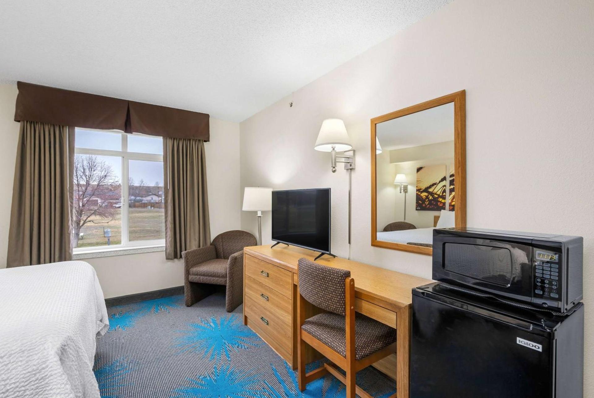 Days Inn by Wyndham Great Falls photo 18