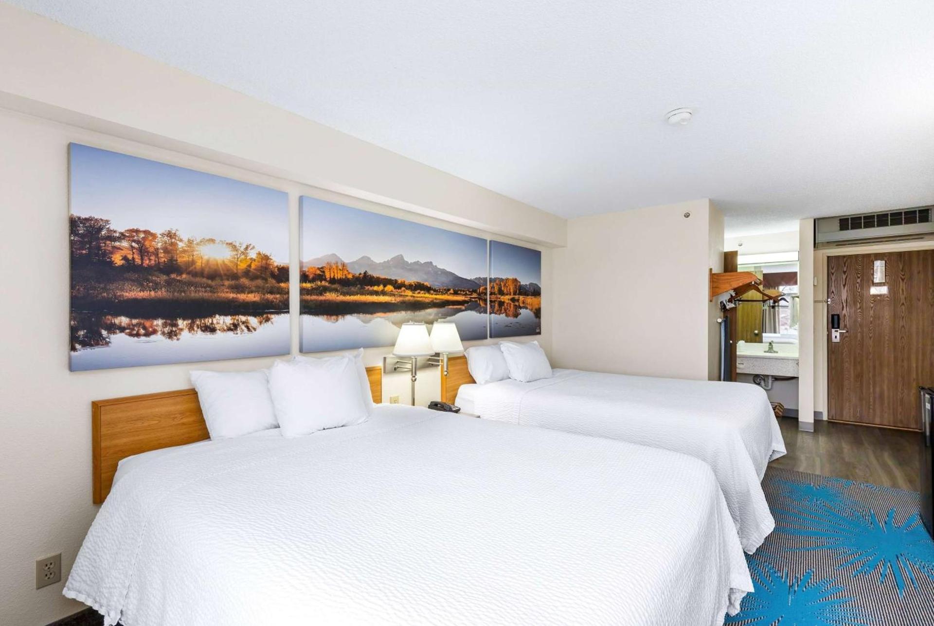 Days Inn by Wyndham Great Falls photo 22