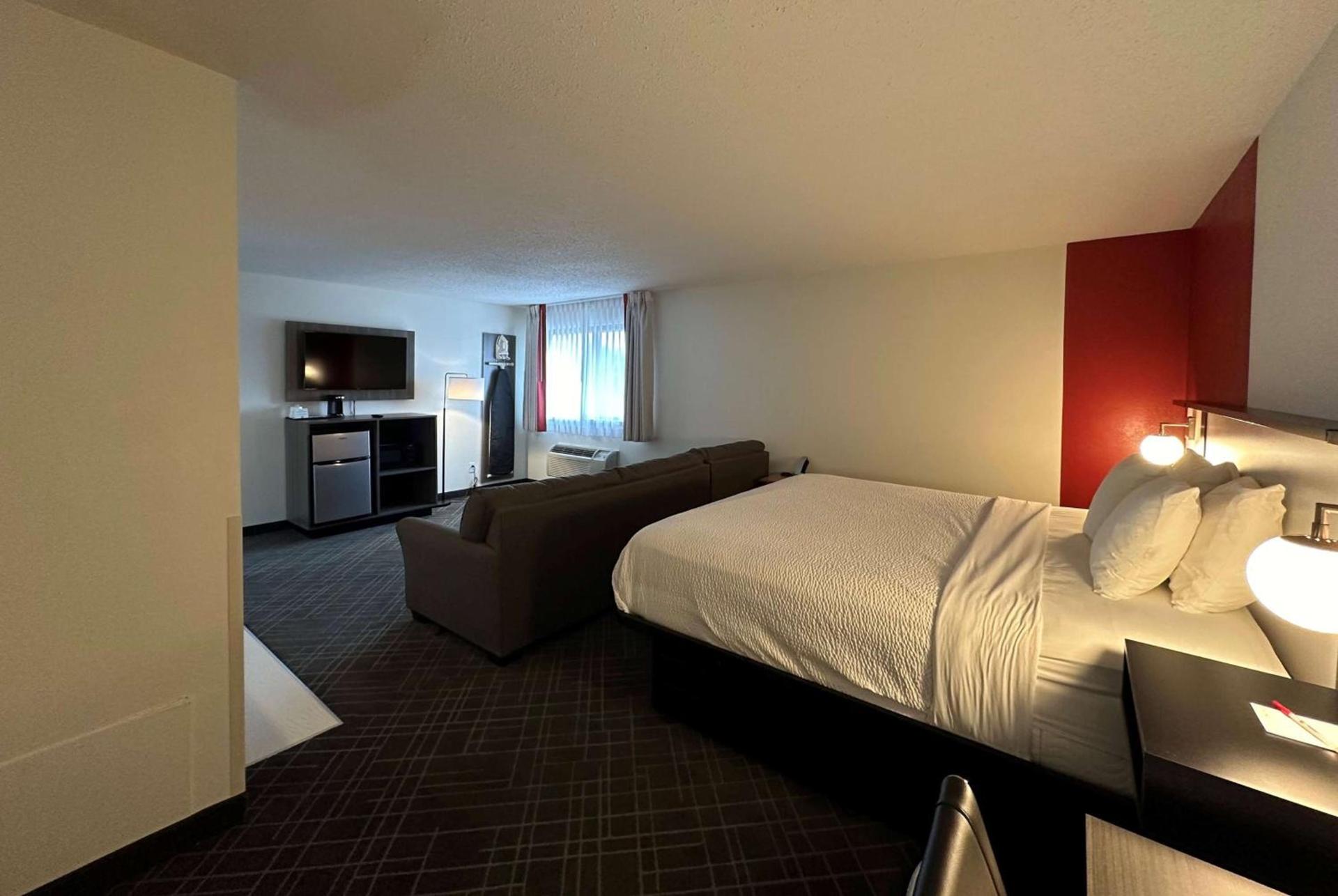 Ramada by Wyndham Waupaca photo 6