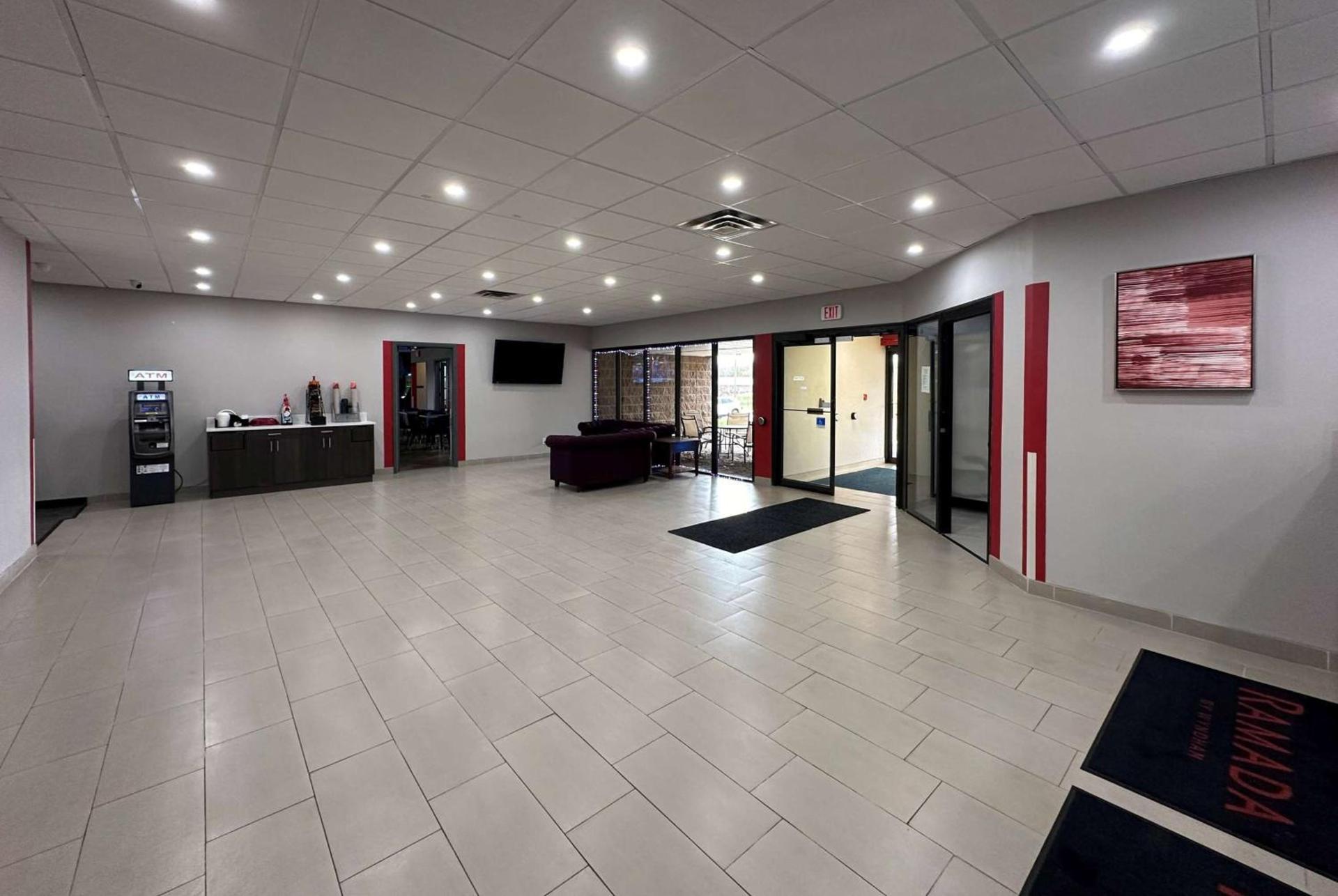 Ramada by Wyndham Waupaca photo 3