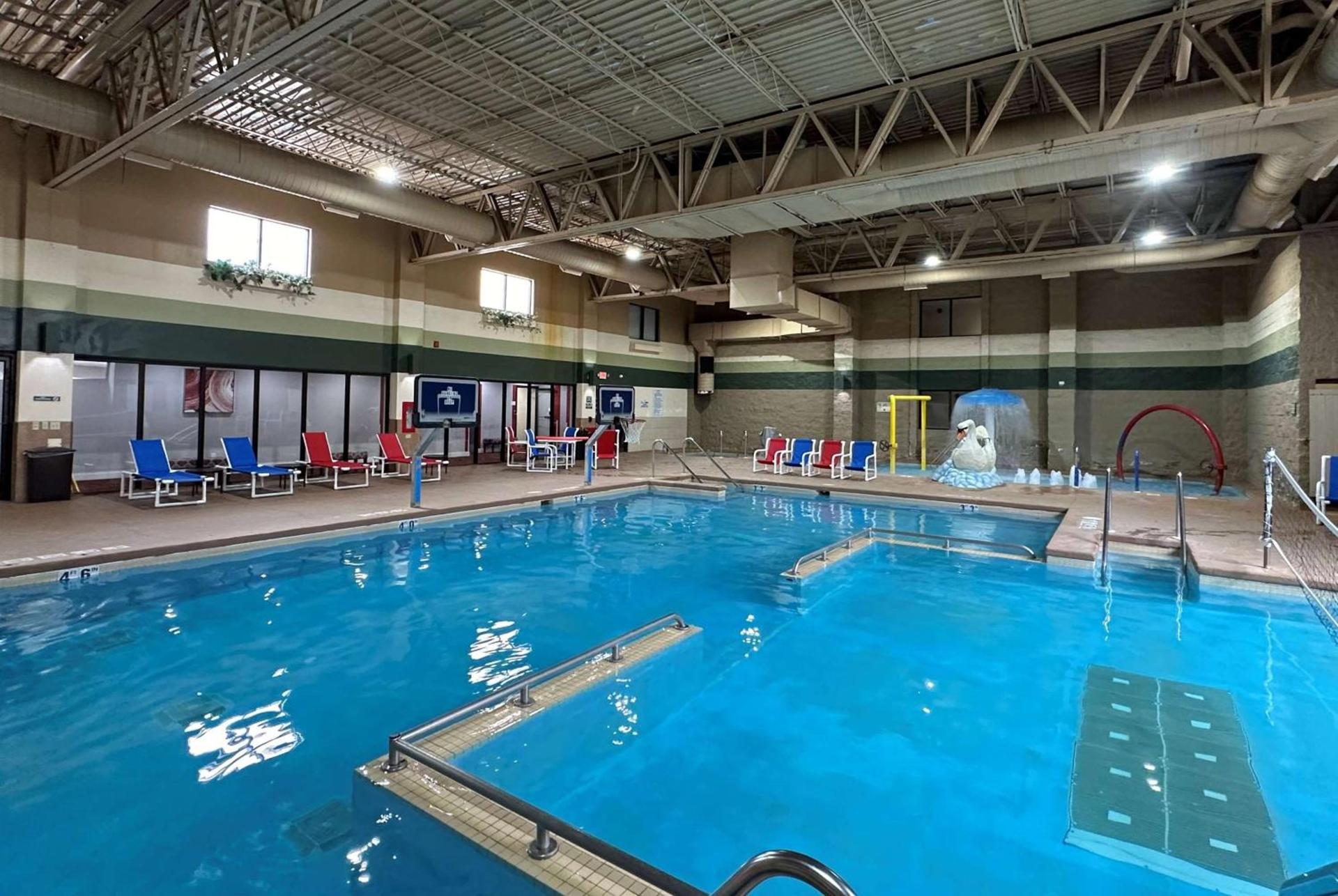 Ramada by Wyndham Waupaca photo 19