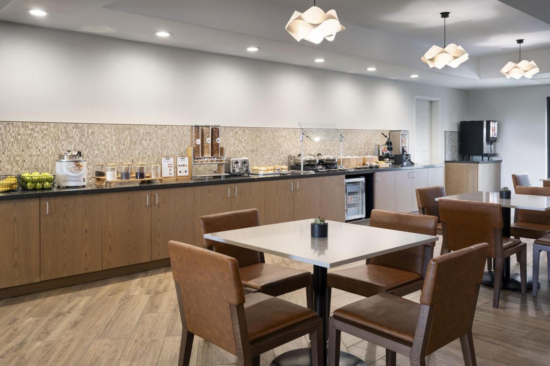 Fairfield by Marriott Inn & Suites Fresno Riverpark photo 29