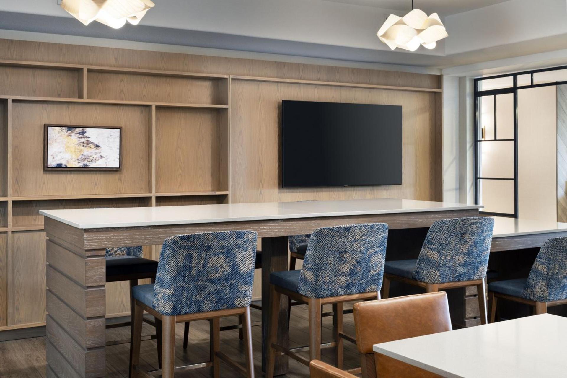 Fairfield by Marriott Inn & Suites Fresno Riverpark photo 28