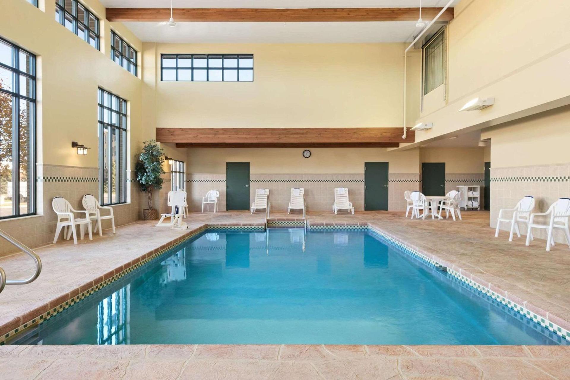 Country Inn & Suites by Radisson, Middleton - Madison West photo 10