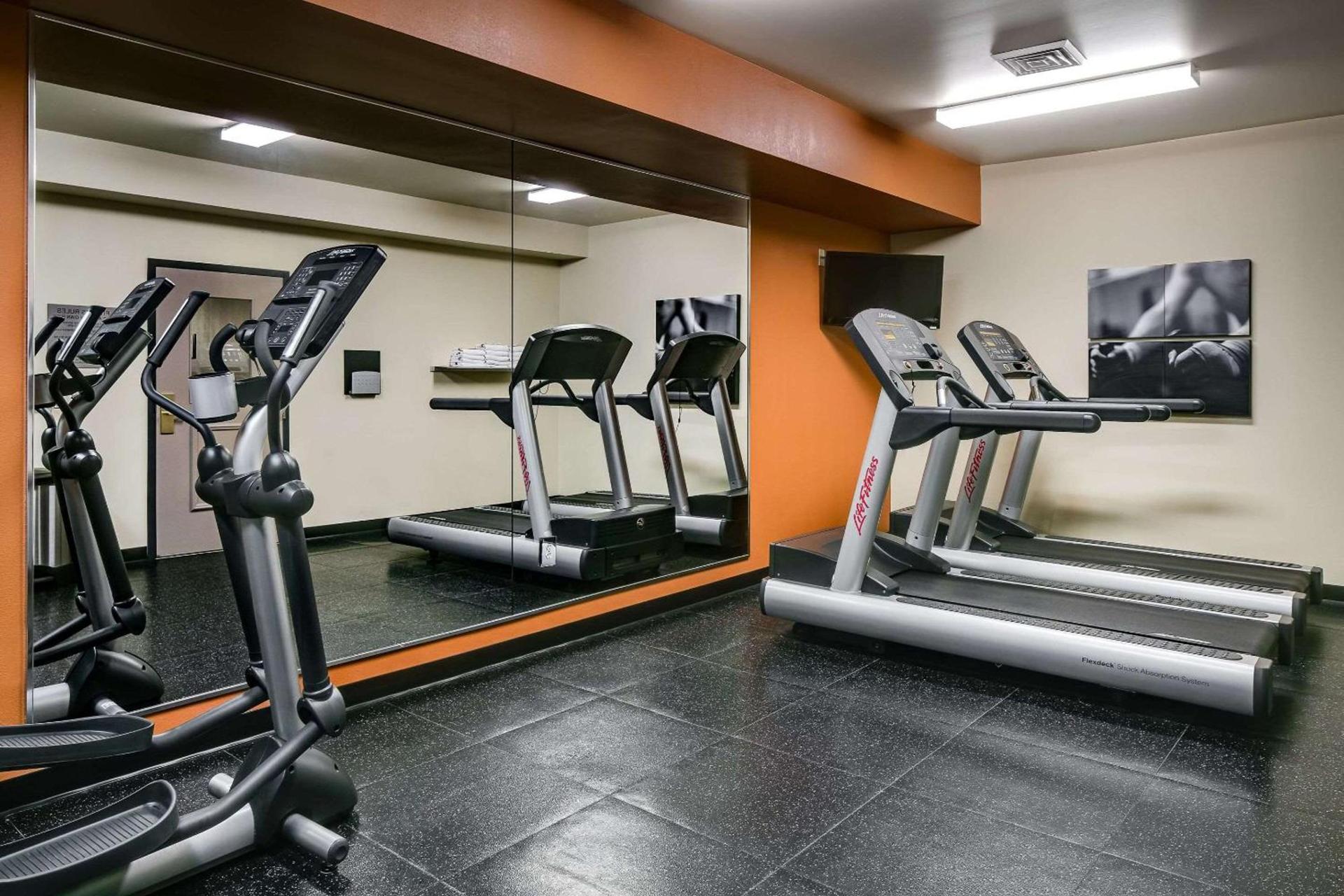 Country Inn & Suites by Radisson, Middleton - Madison West photo 12