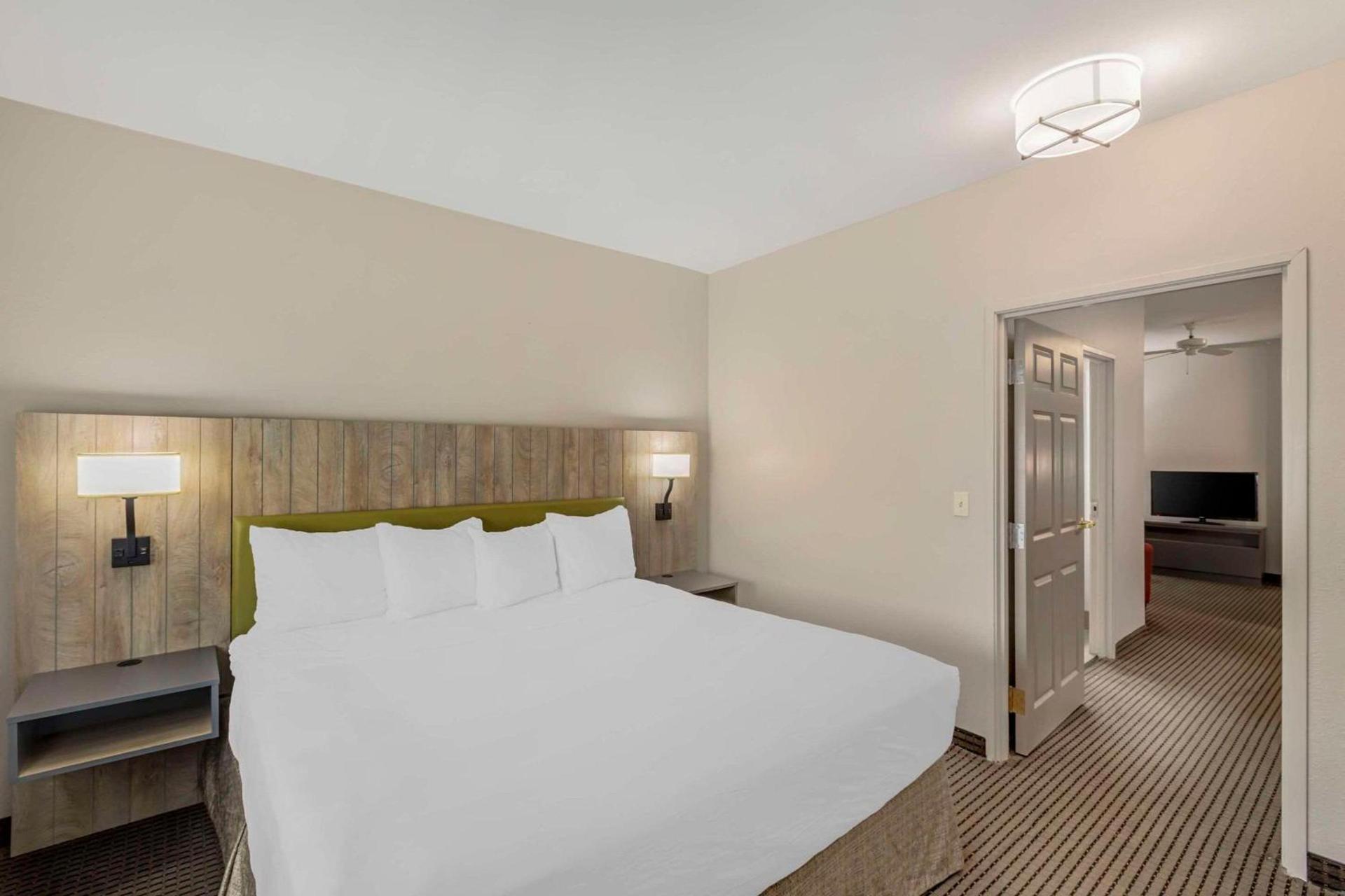 Country Inn & Suites by Radisson, Elk Grove Village-Itasca photo 25