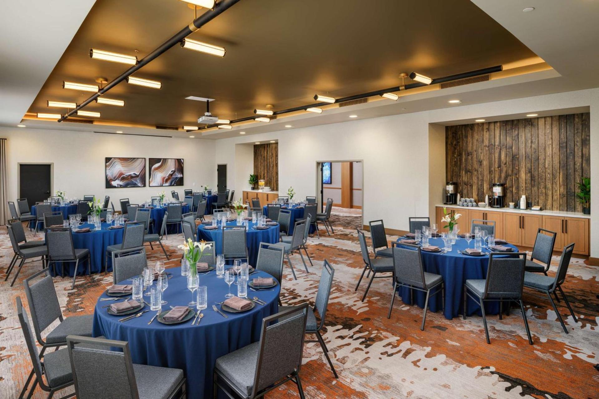 The Hoffmann Hotel Basalt Aspen Tapestry Collection Hilton photo 26