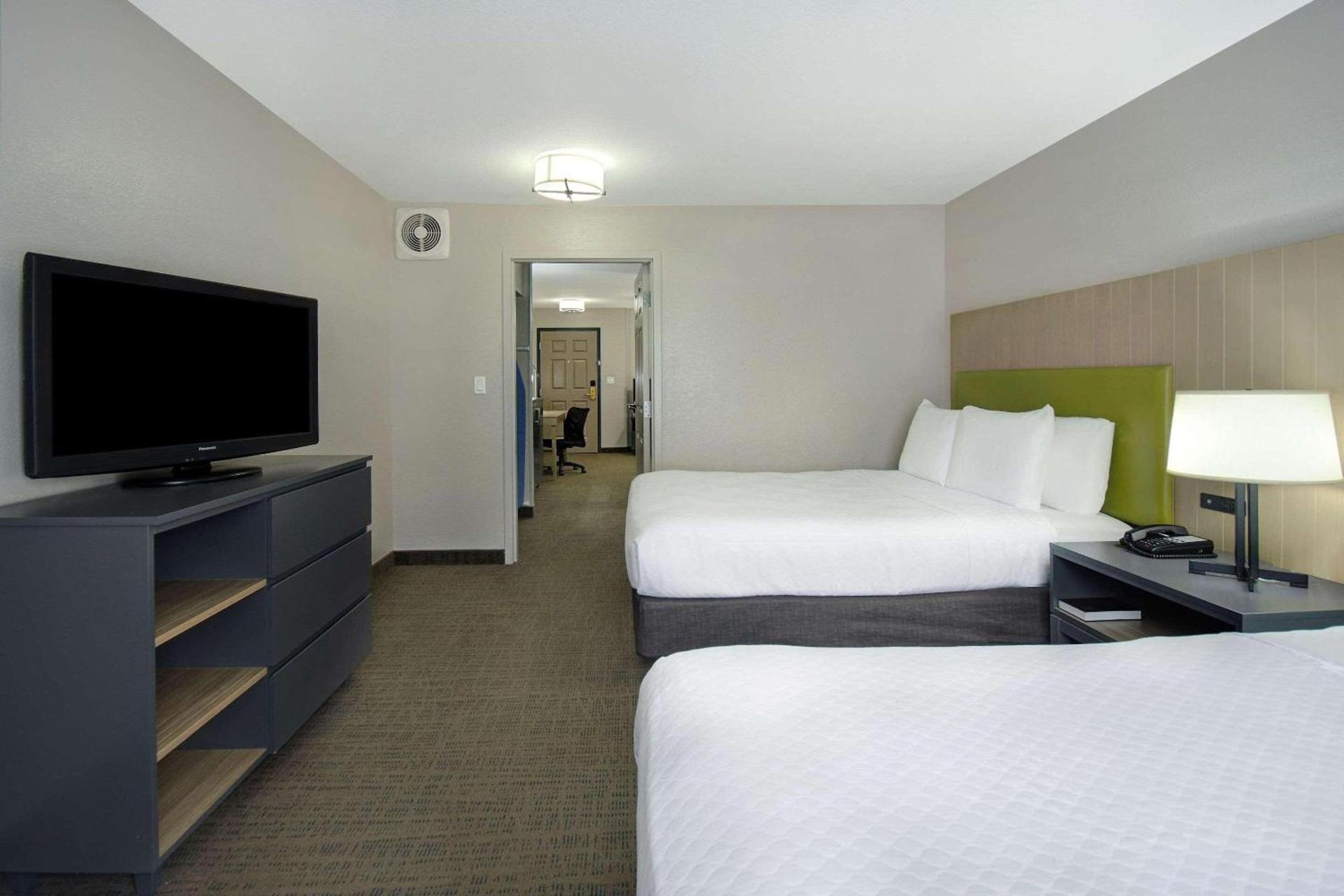 Country Inn & Suites by Radisson, Cincinnati Airport, KY photo 16