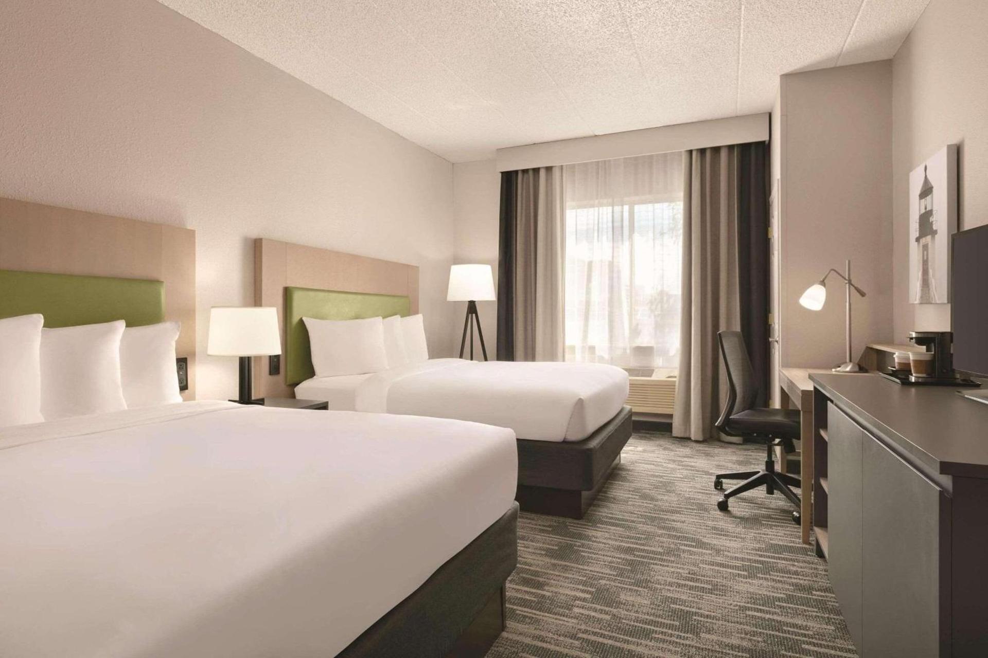 Country Inn & Suites by Radisson, Port Clinton, OH photo 16