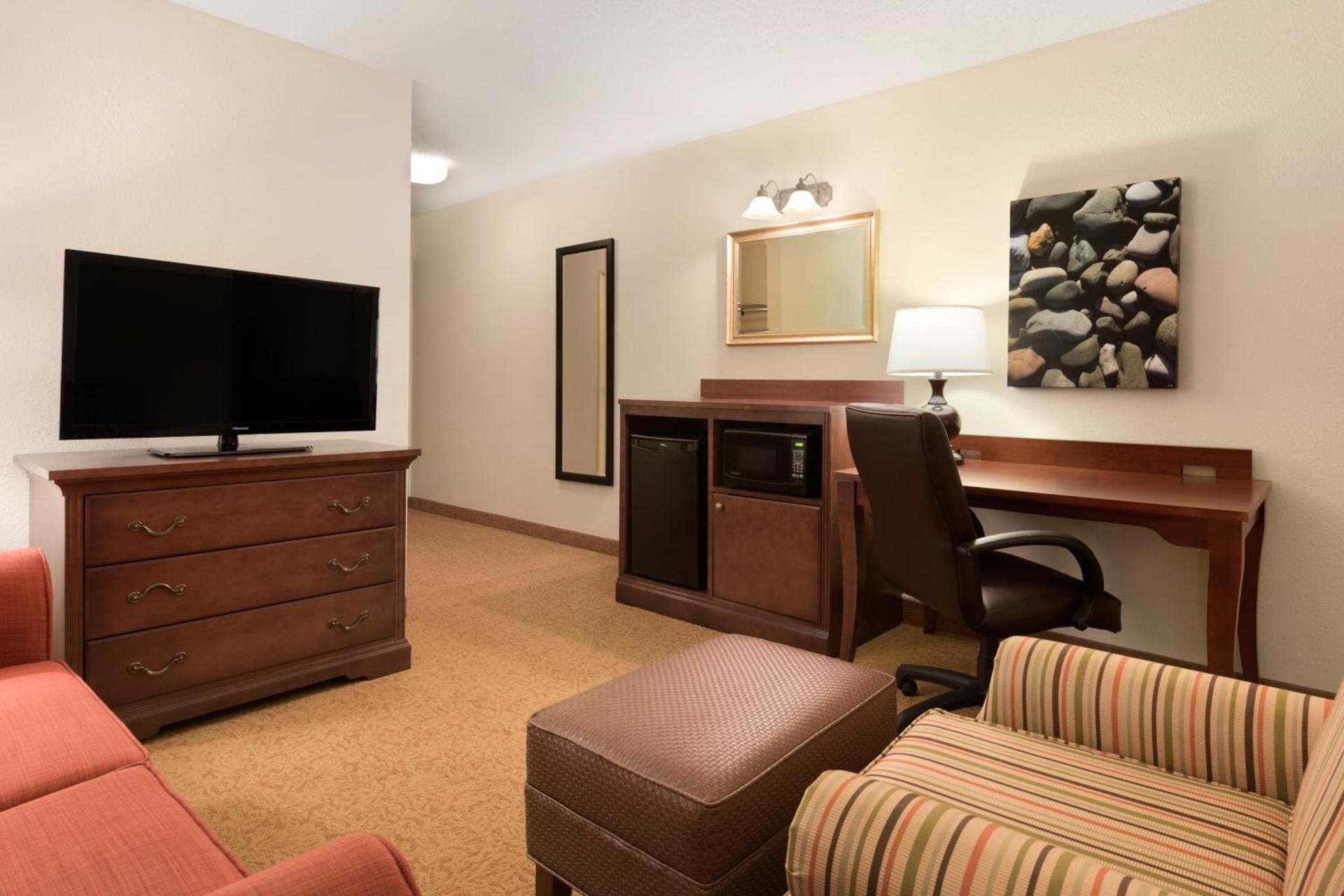 Country Inn & Suites by Radisson, Cedar Rapids Airport, IA photo 20