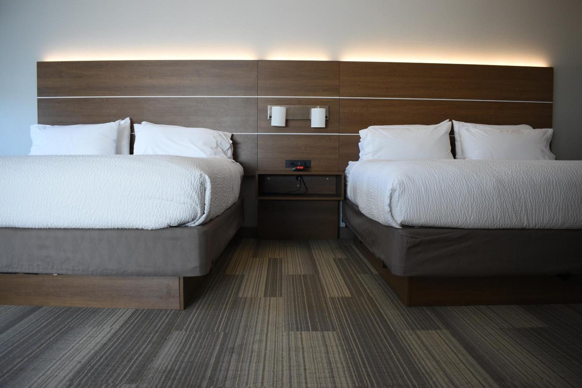 Holiday Inn Express Hotel & Suites Lincoln South by IHG photo 16