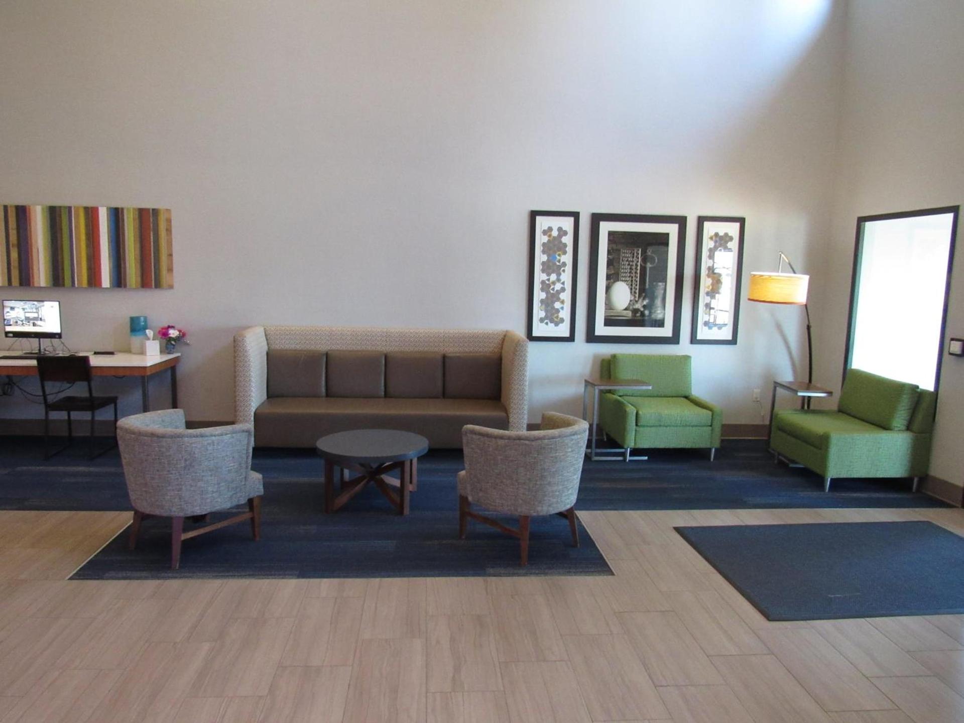 Holiday Inn Express Hotel & Suites Lincoln South by IHG photo 41