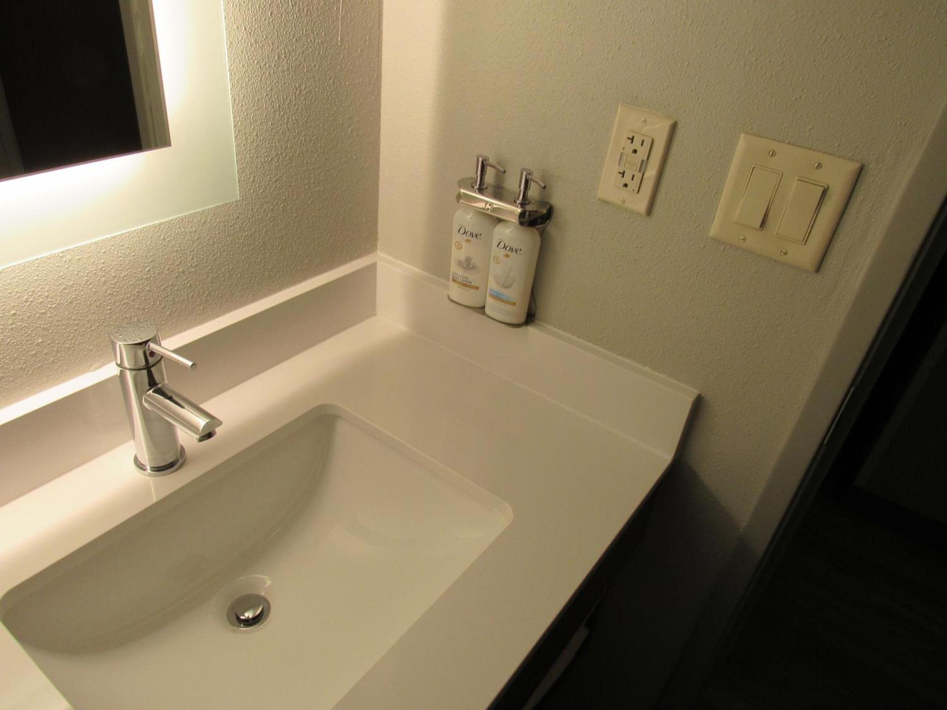 Holiday Inn Express Hotel & Suites Lincoln South by IHG photo 43