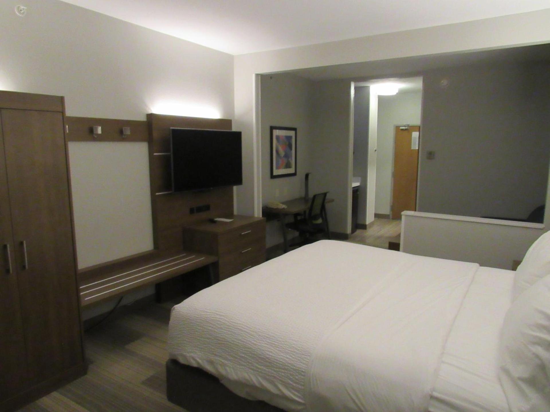 Holiday Inn Express Hotel & Suites Lincoln South by IHG photo 47