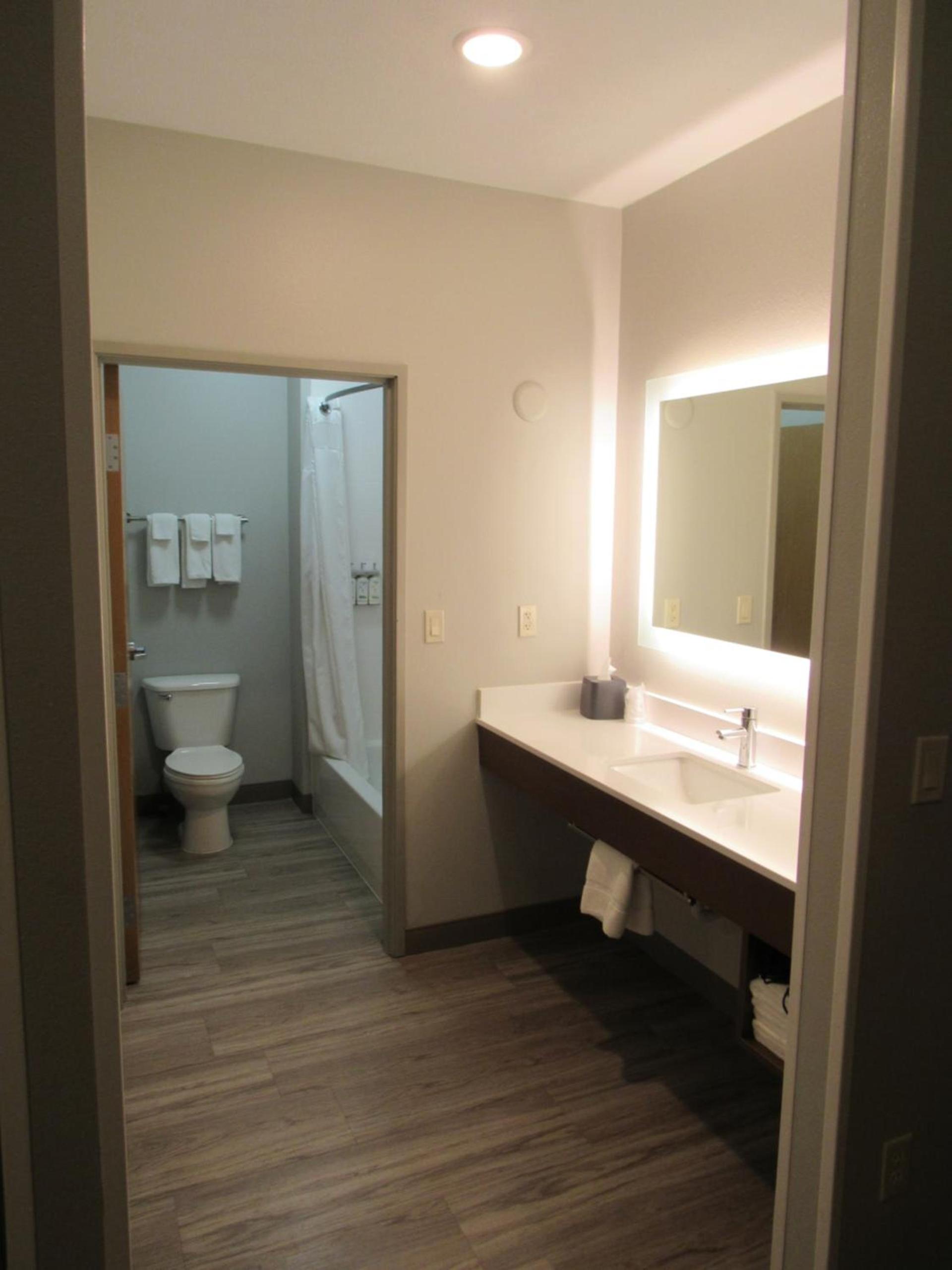 Holiday Inn Express Hotel & Suites Lincoln South by IHG photo 64
