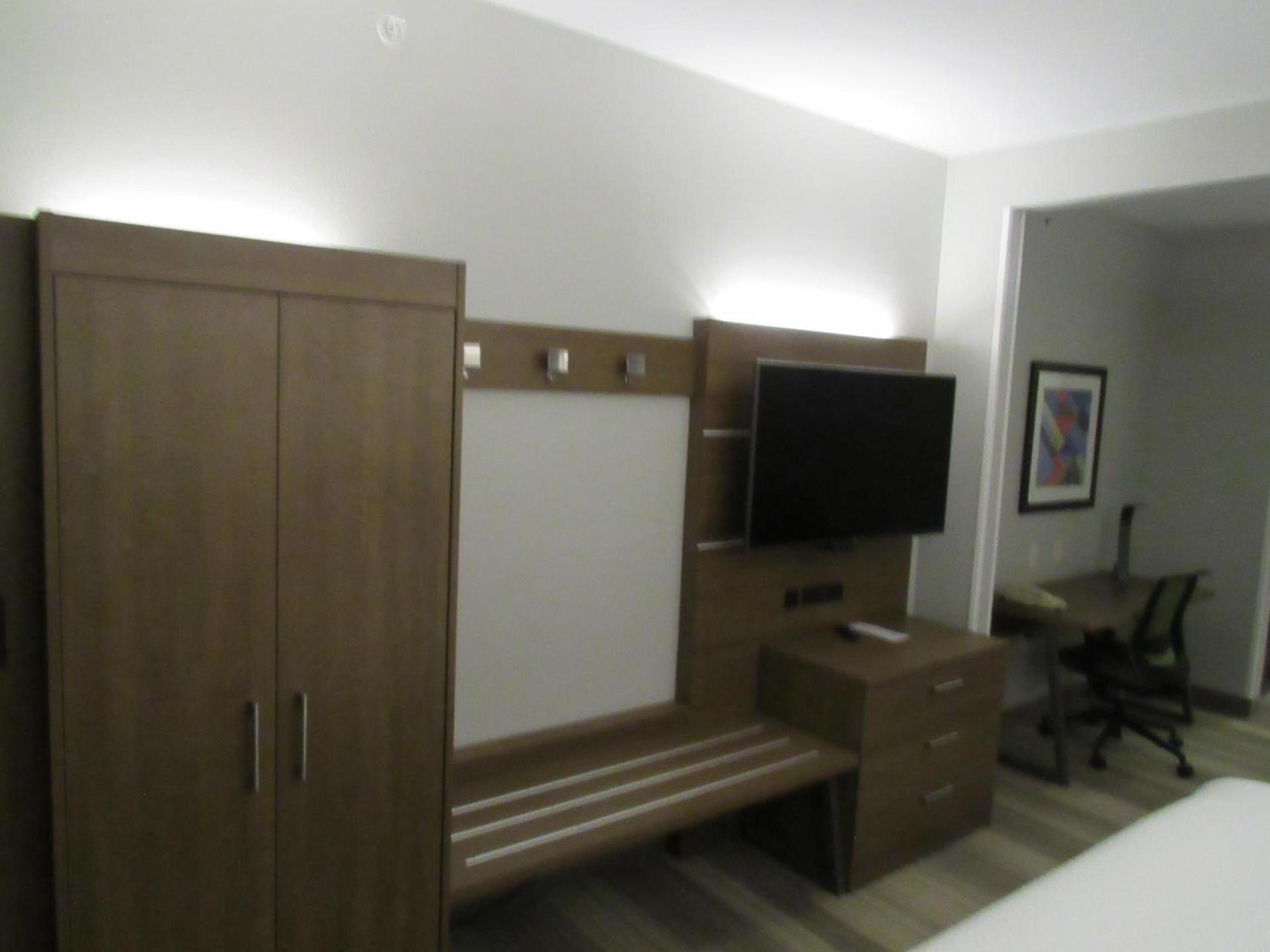 Holiday Inn Express Hotel & Suites Lincoln South by IHG photo 55