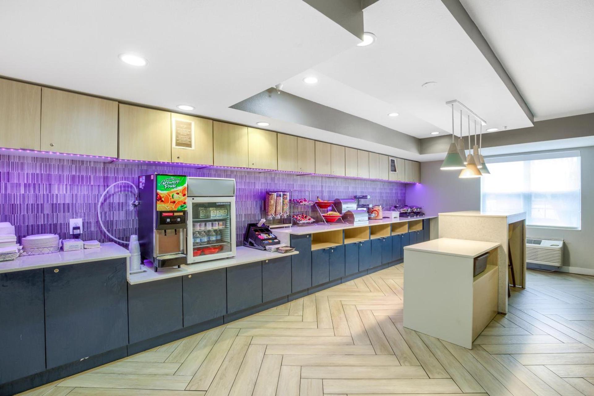 MainStay Suites photo 11