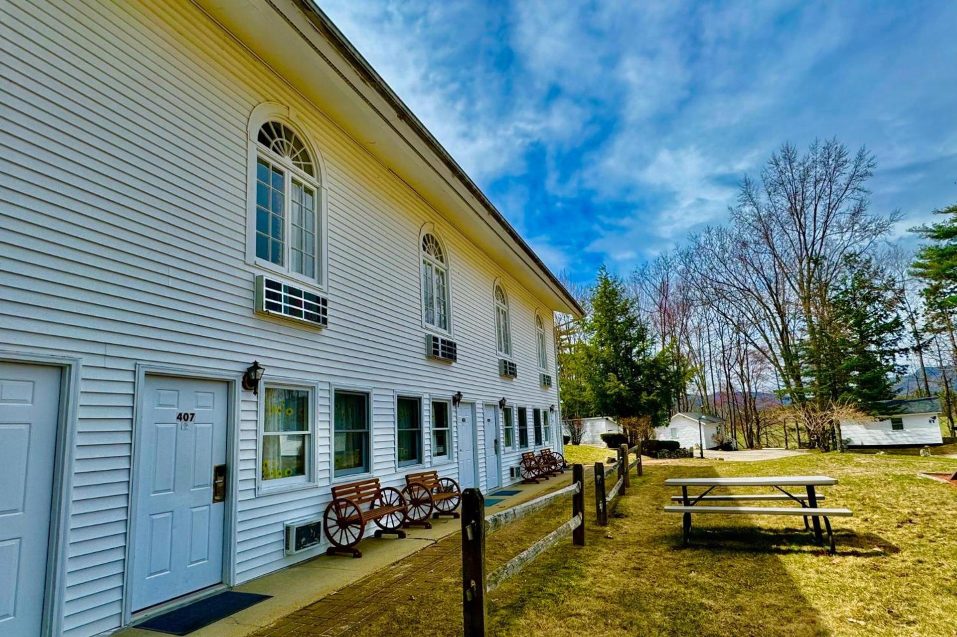 Merrill Farm Inn photo 63