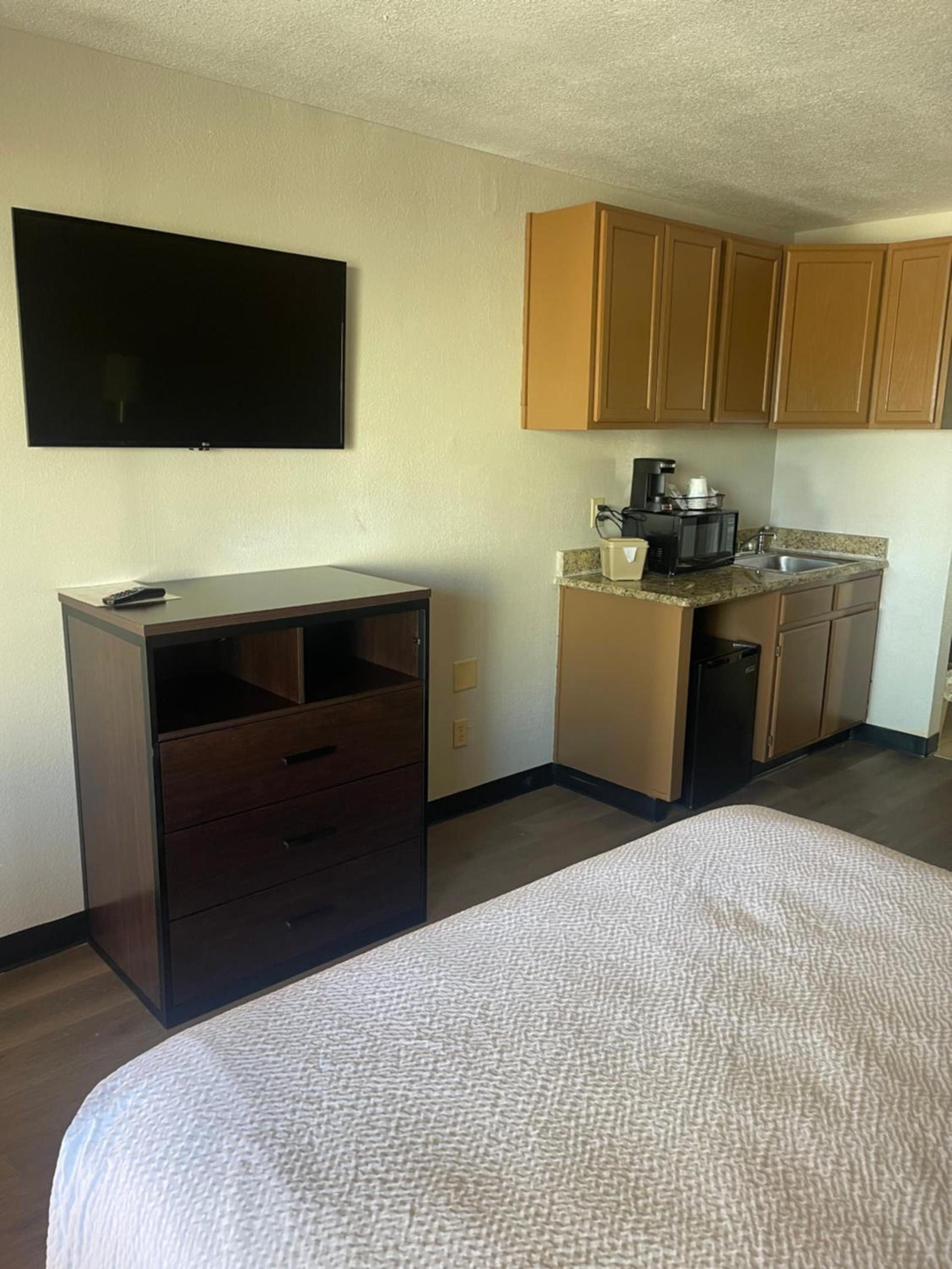Travelodge by Wyndham Tucson AZ photo 20