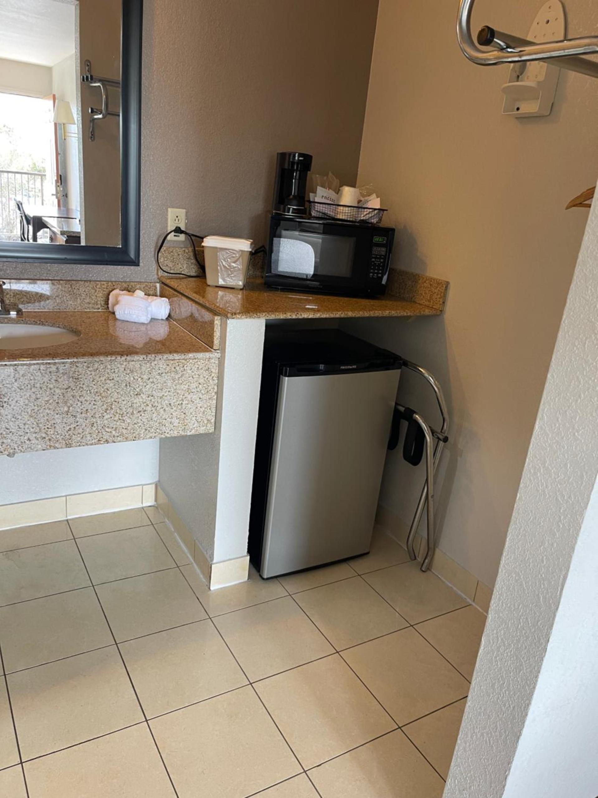 Travelodge by Wyndham Tucson AZ photo 27