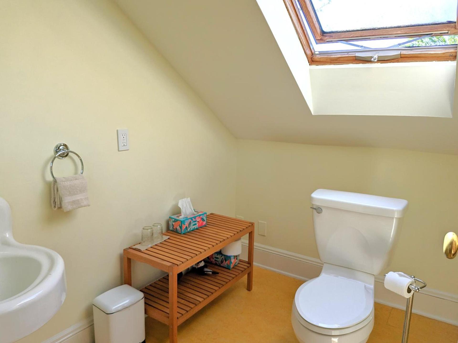 Bluebird Guesthouse photo 46