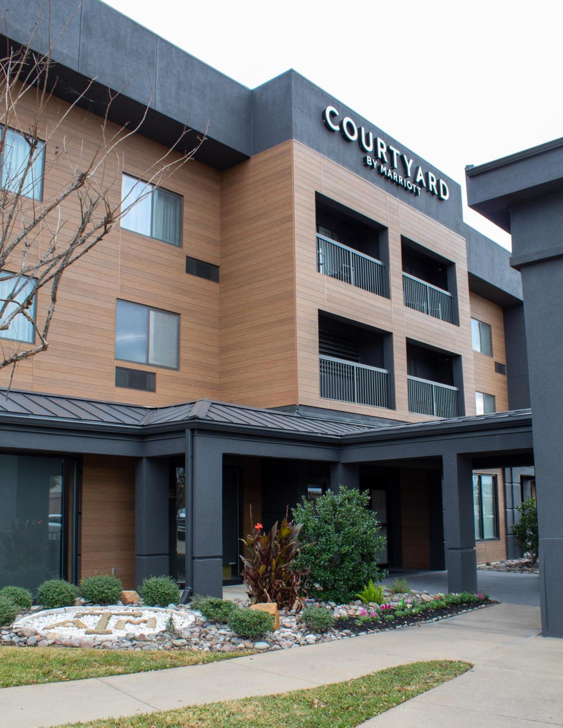 Courtyard by Marriott Bryan College Station photo 2