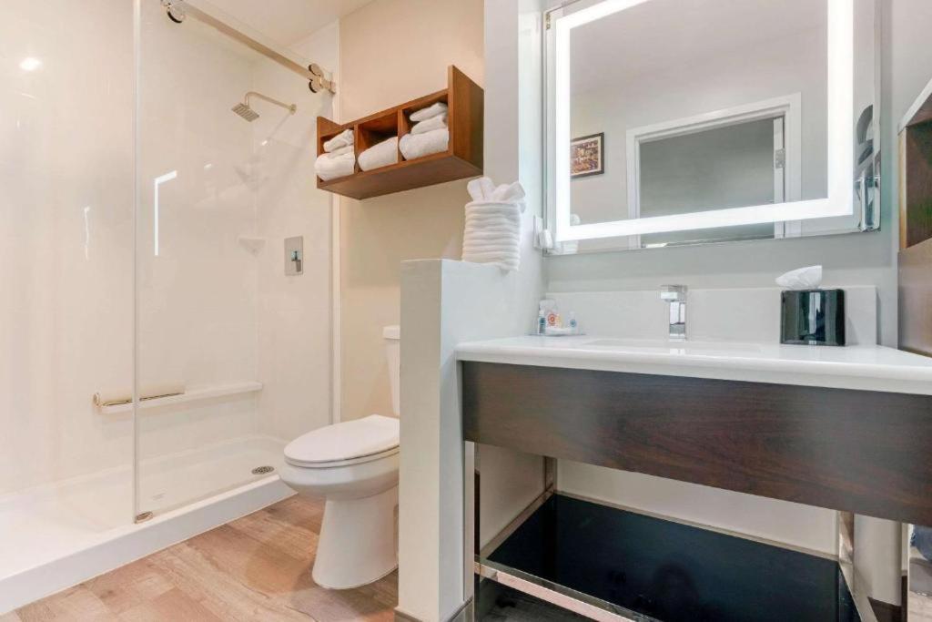 Comfort Inn Antioch - Century Plaza photo 9