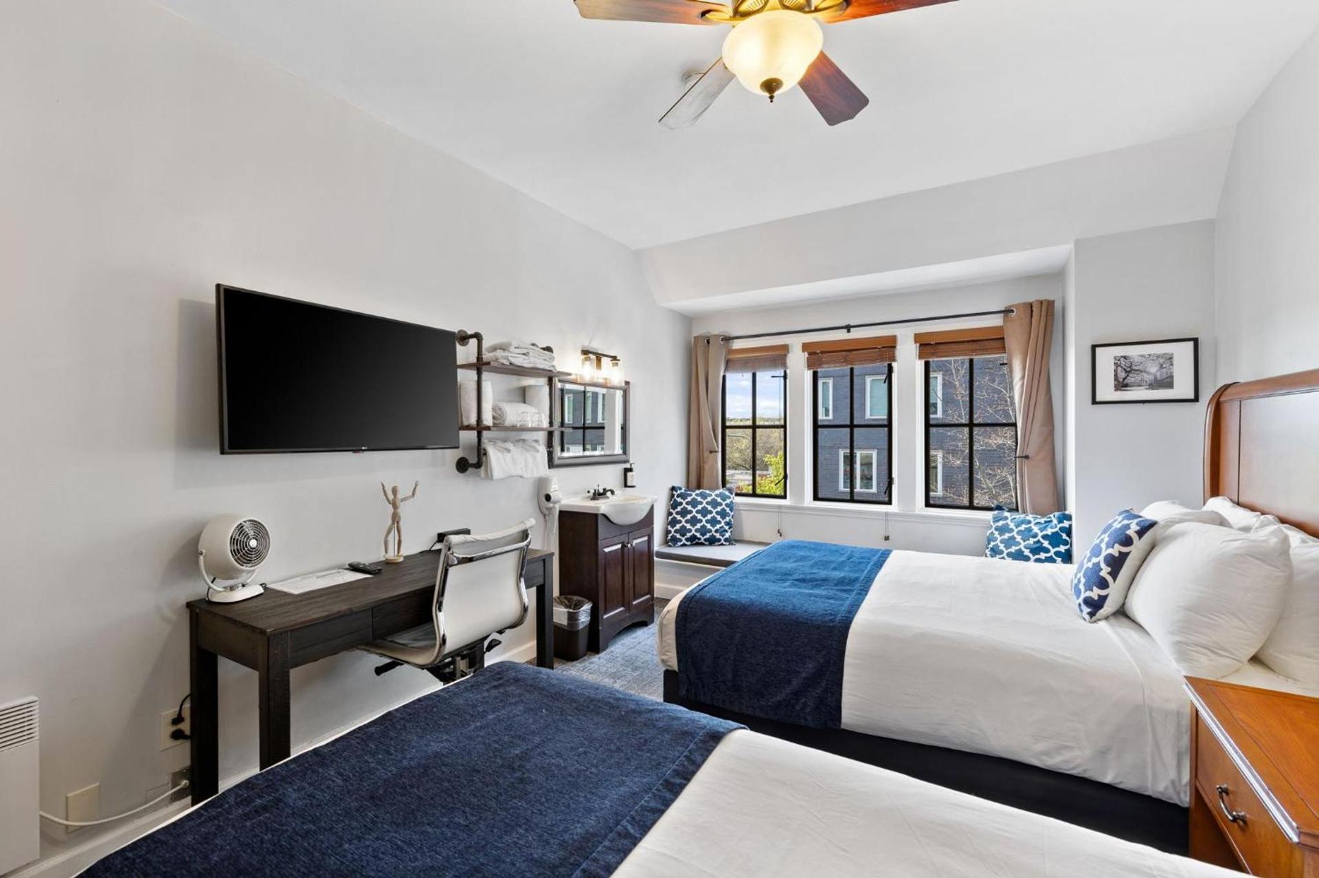 College Inn Hotel photo 29