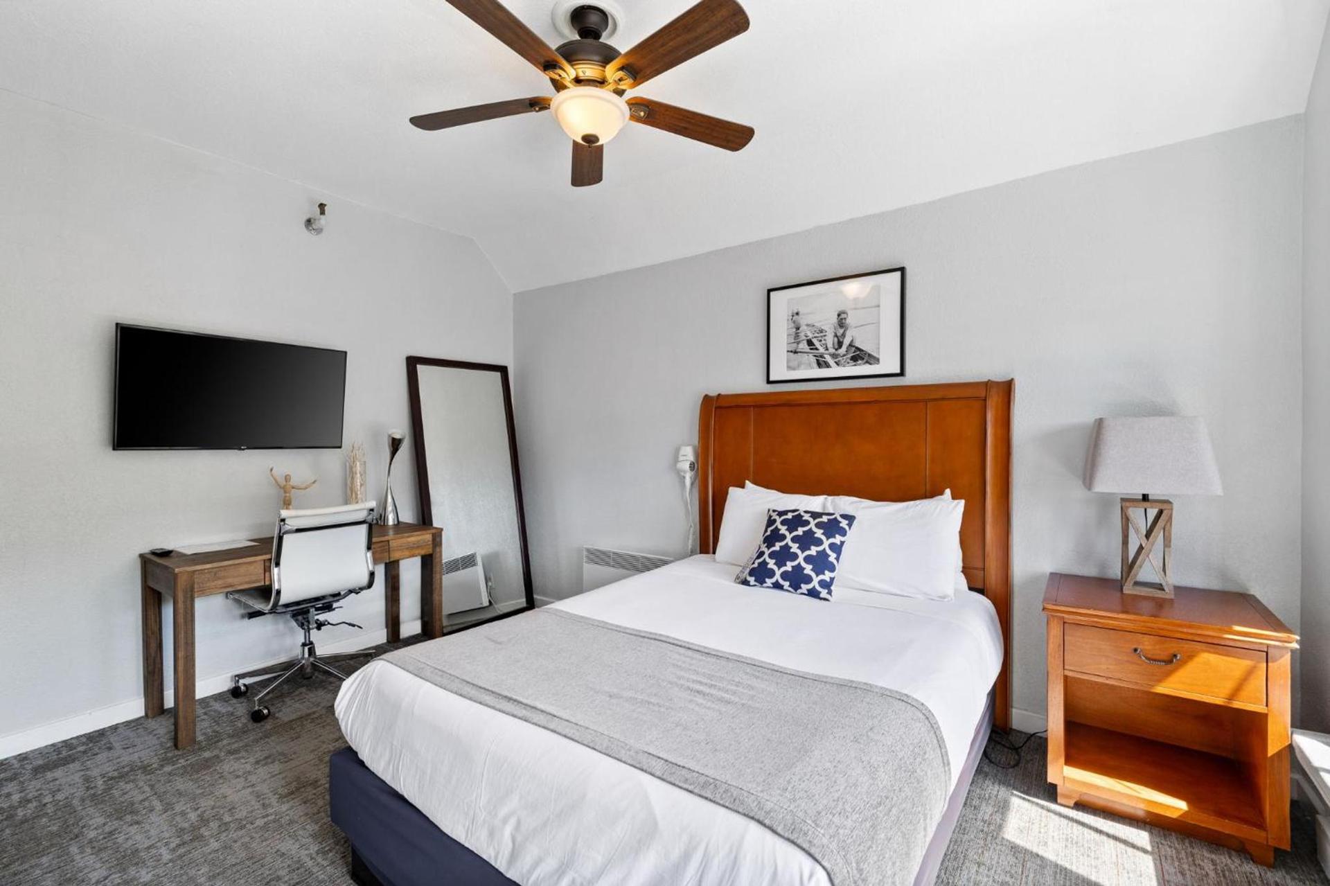 College Inn Hotel photo 40
