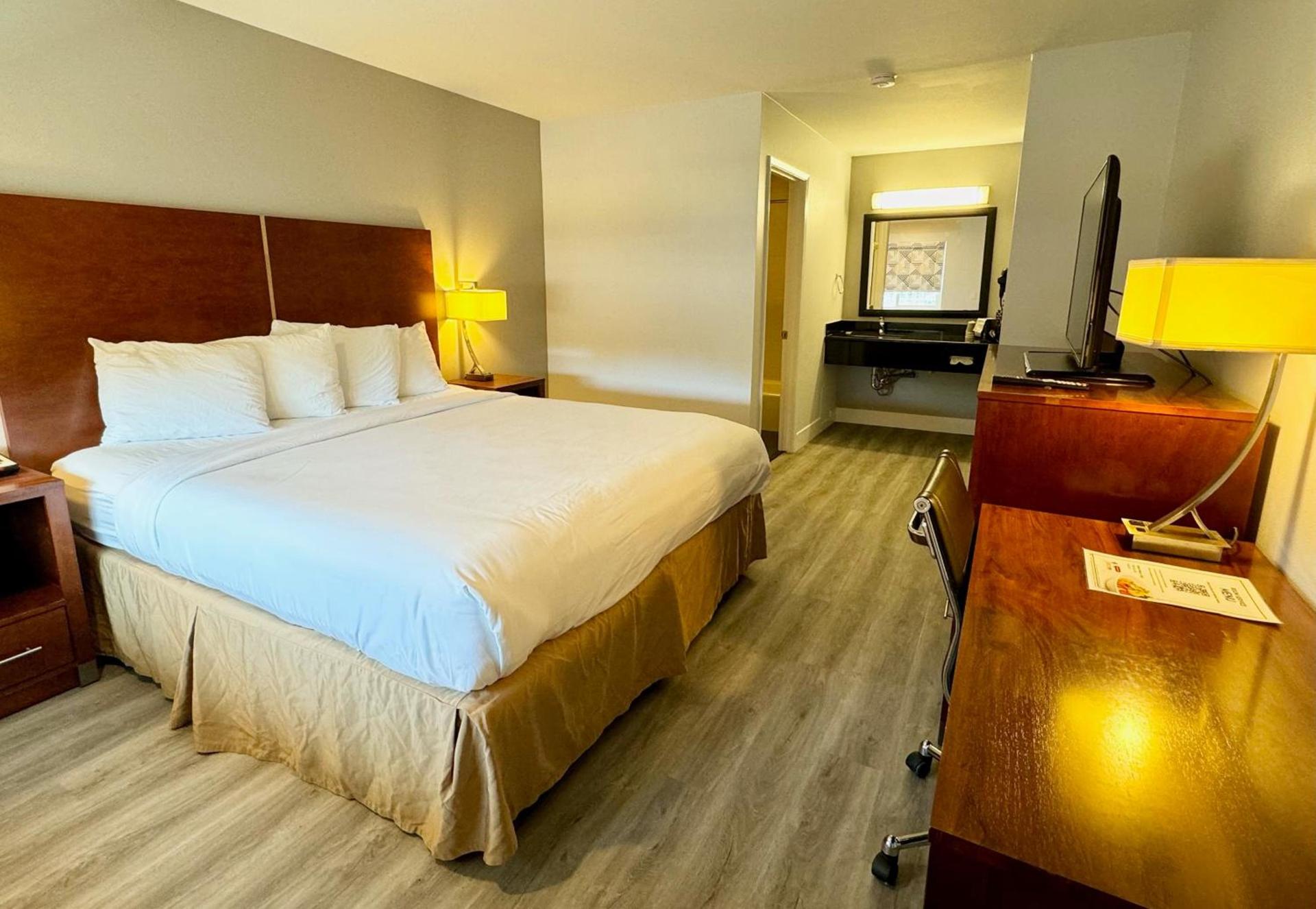 Rodeway Inn Martinez photo 11
