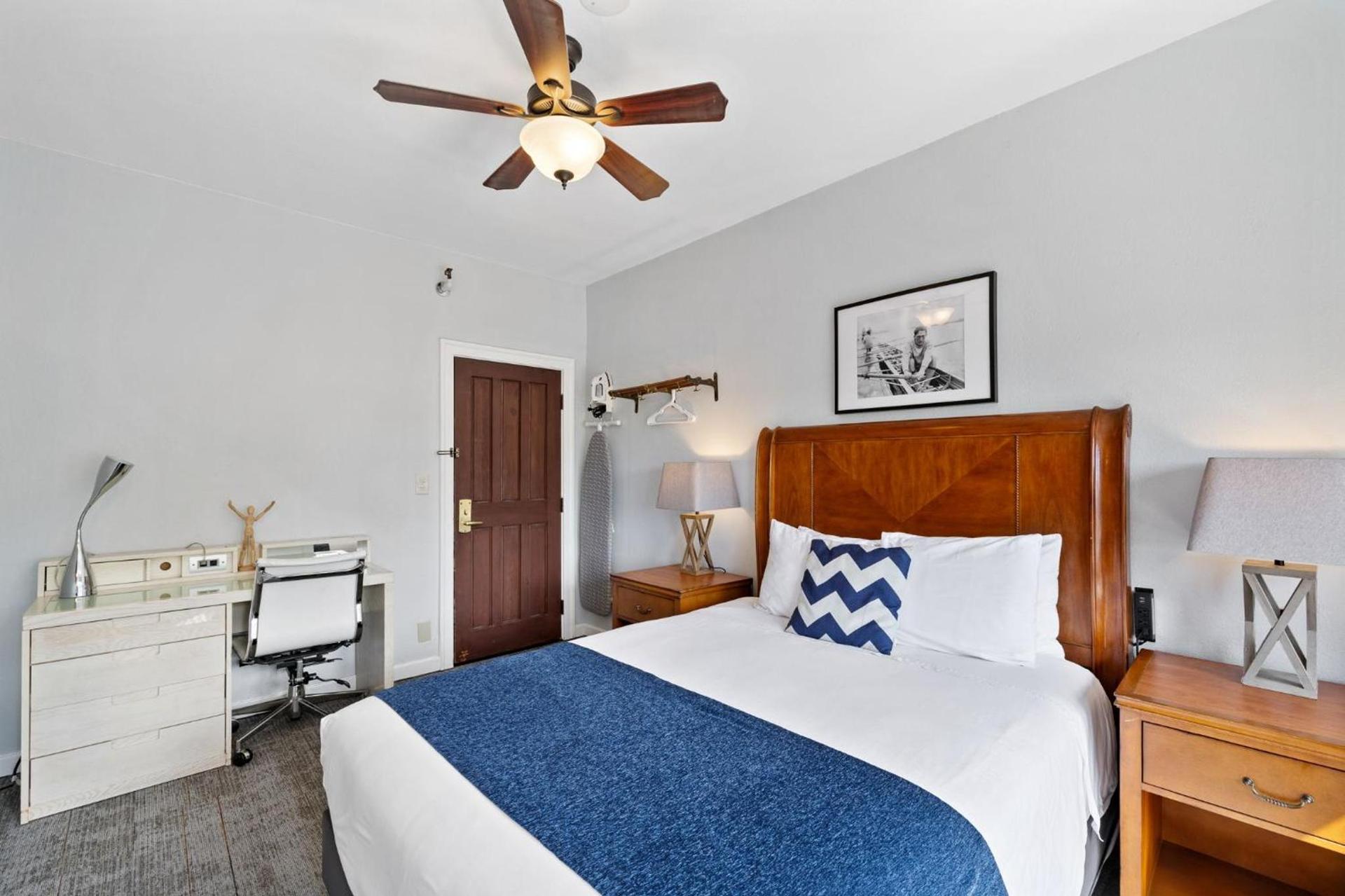 College Inn Hotel photo 55