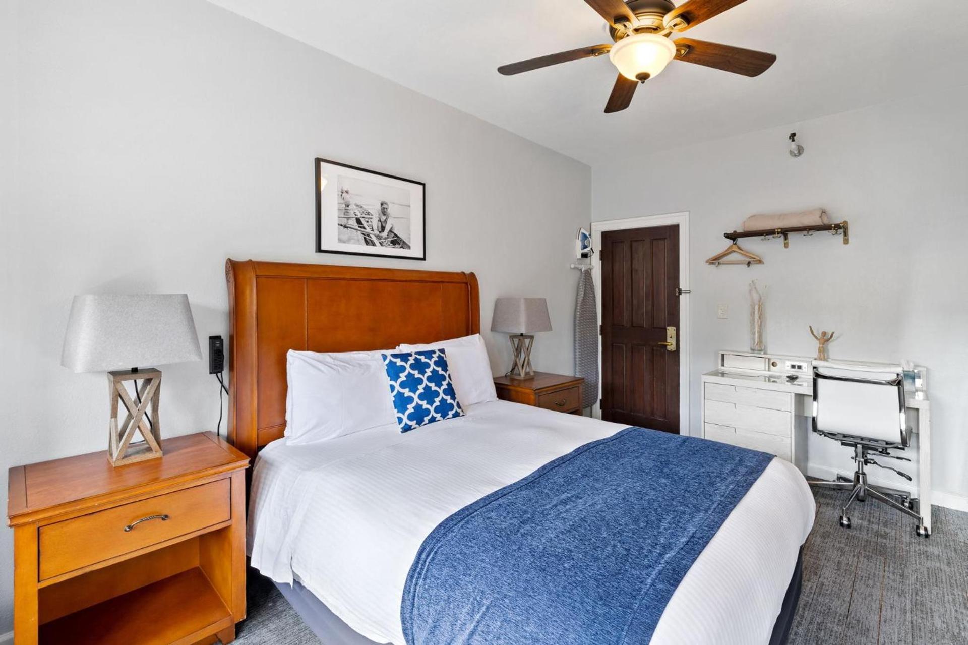 College Inn Hotel photo 56