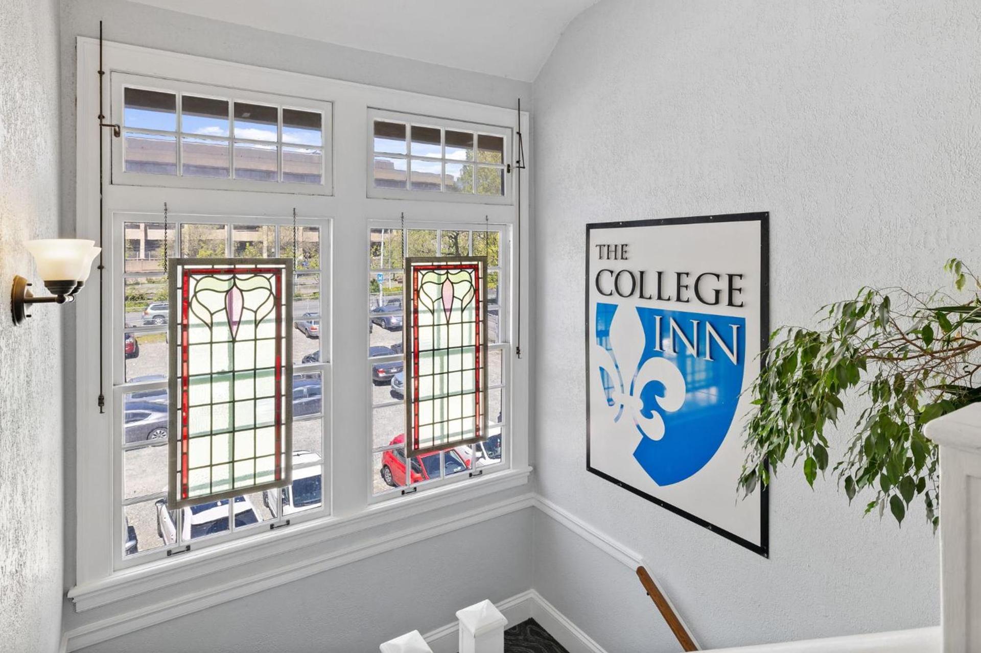 College Inn Hotel photo 61