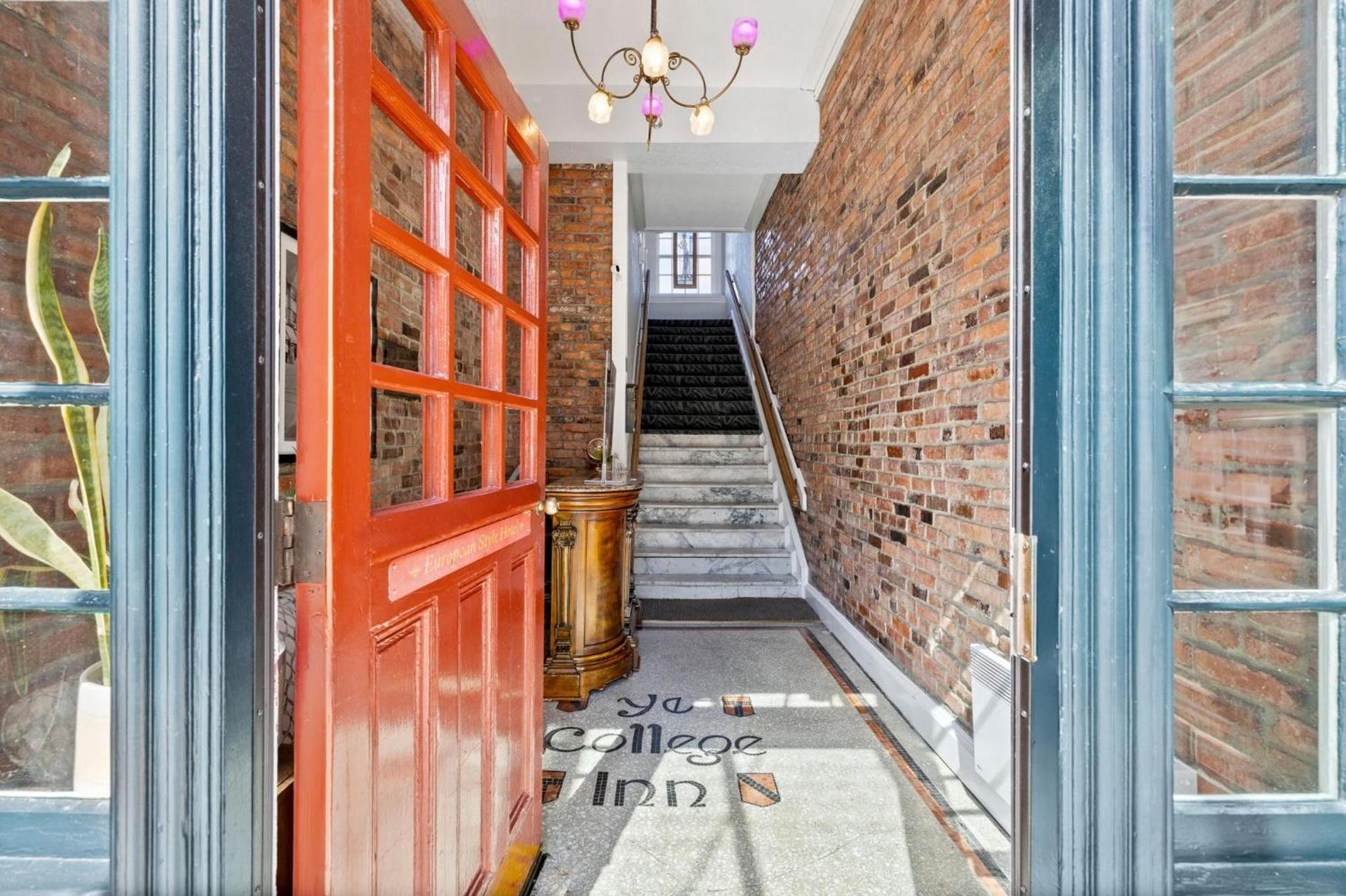 College Inn Hotel photo 62