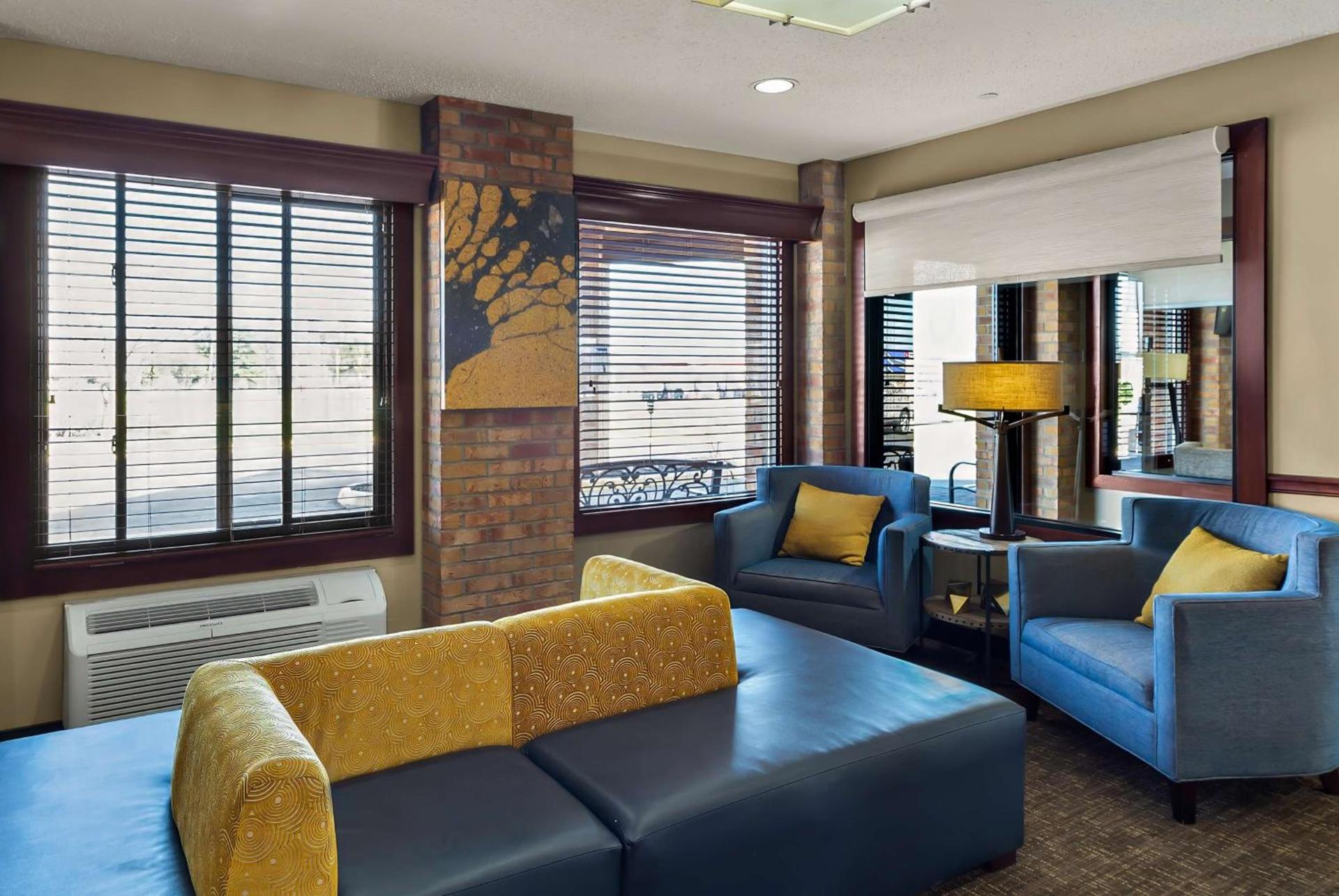 Best Western Lakewood Inn photo 8