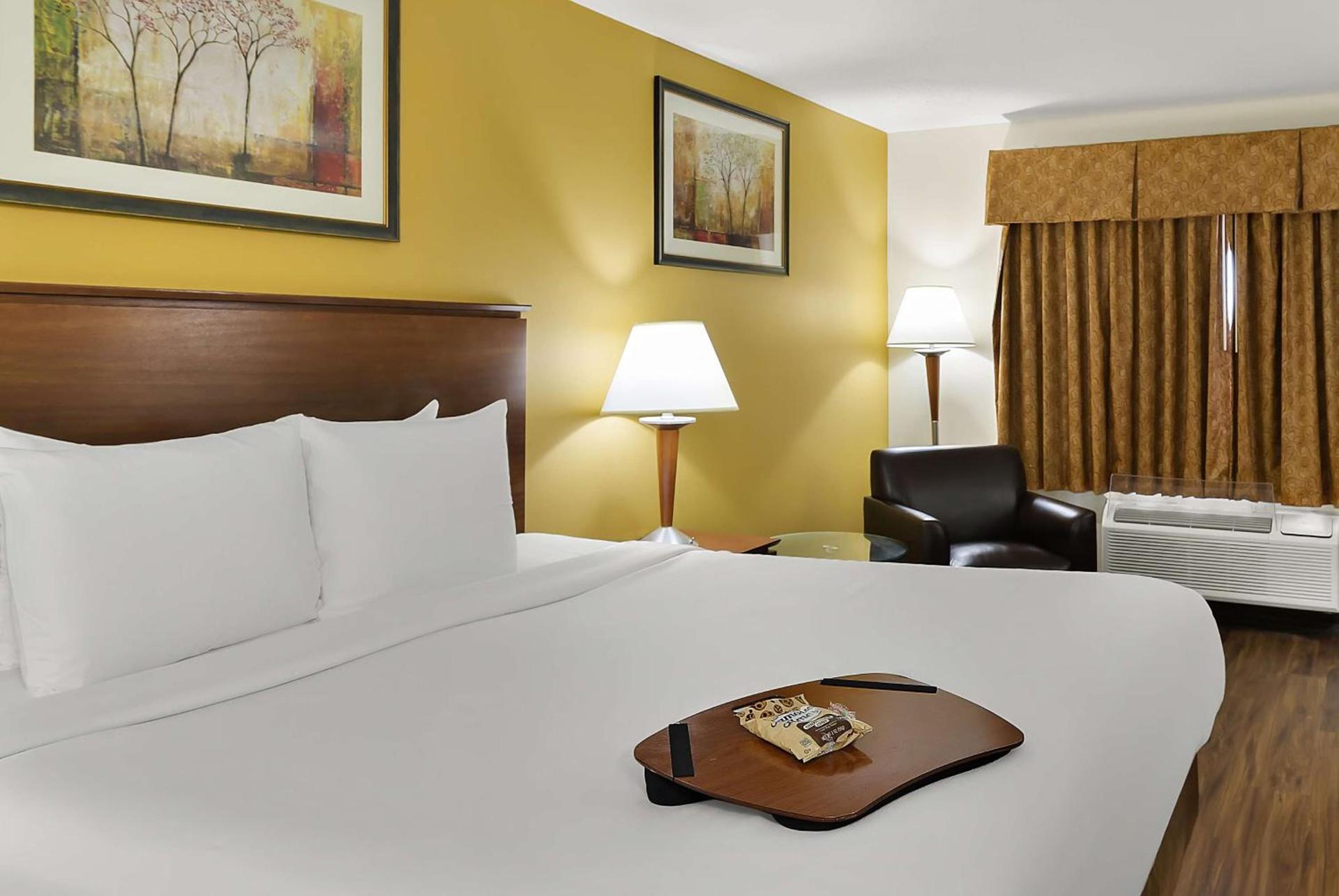 Best Western Lakewood Inn photo 15