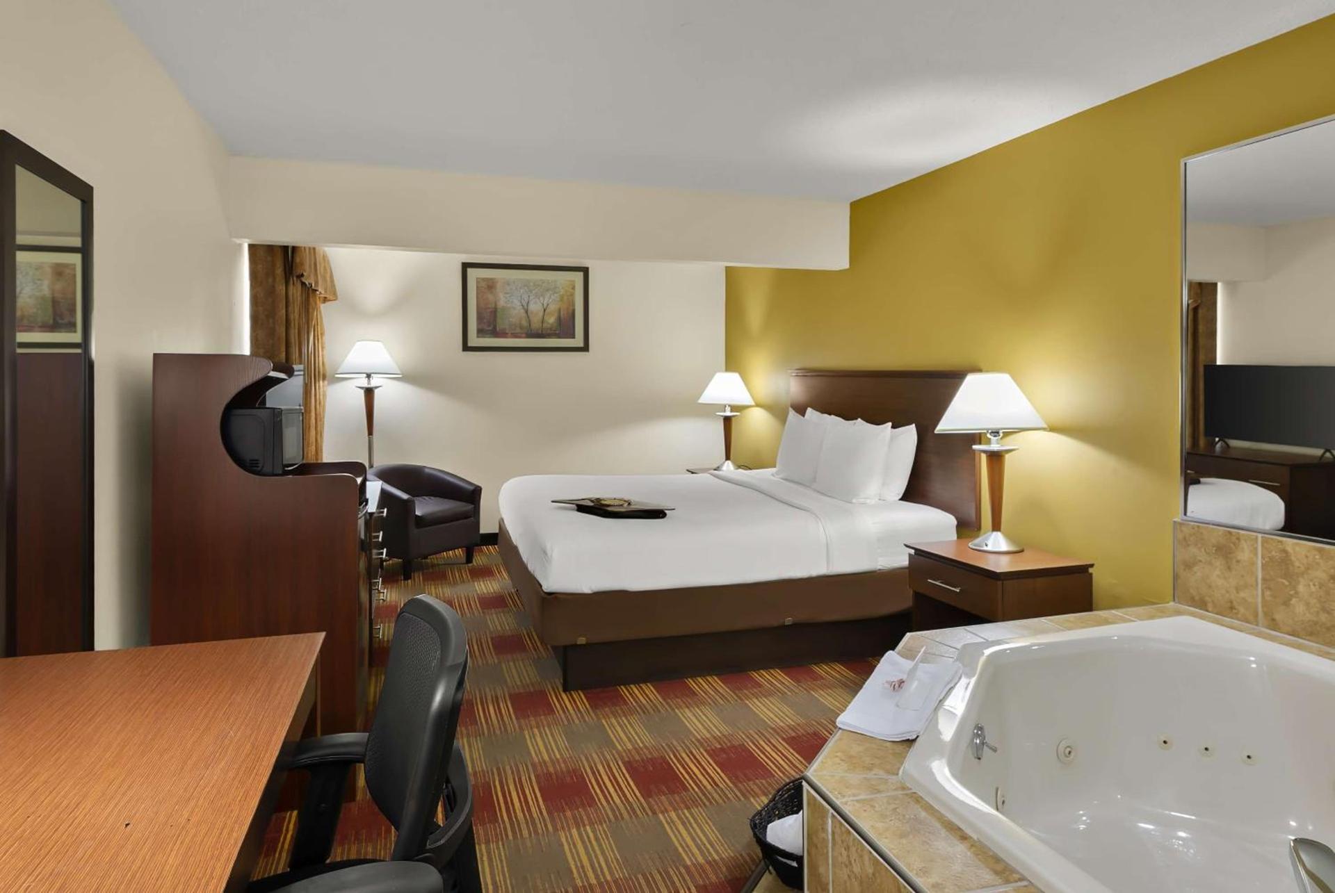 Best Western Lakewood Inn photo 16